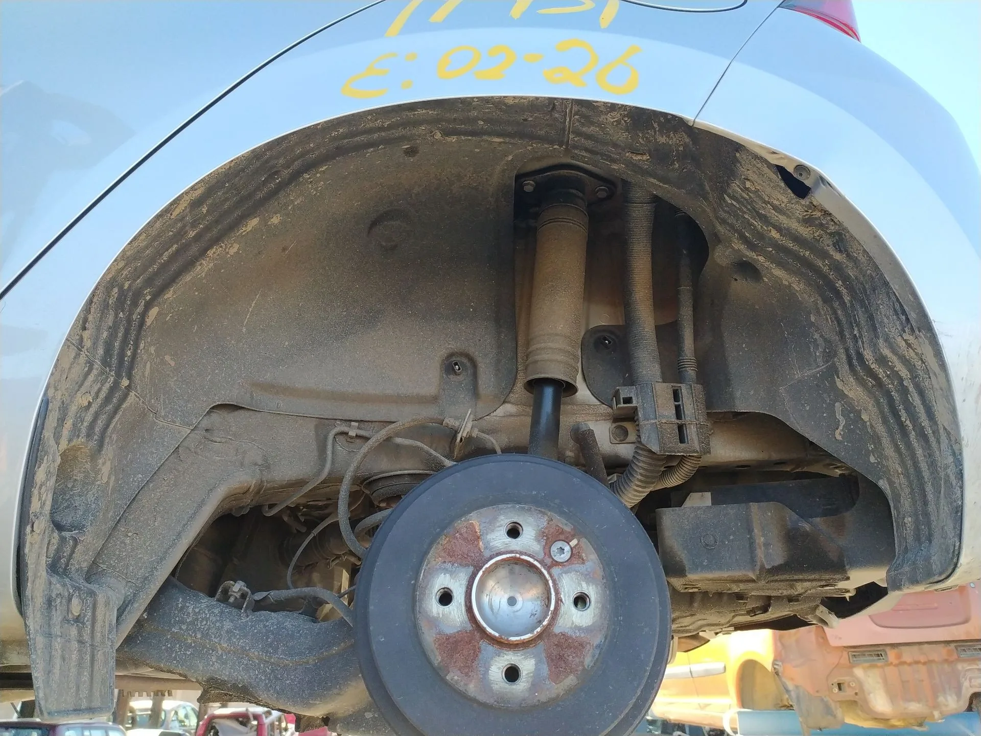 Plastico Pase Rueda Tras. Izq. para Nissan Micra V (K14)