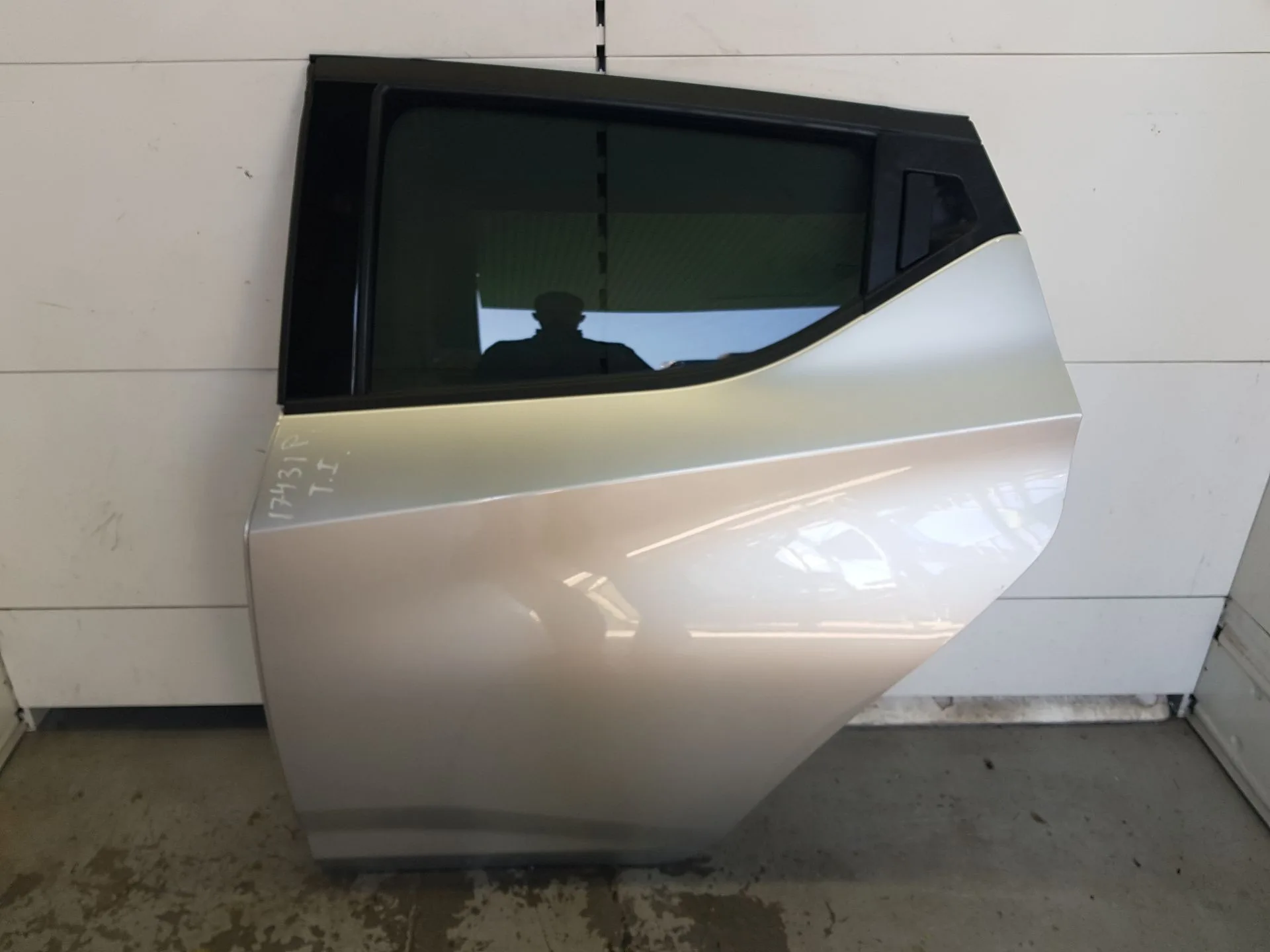Puerta Trasera Izquierda para Nissan Micra V (K14)