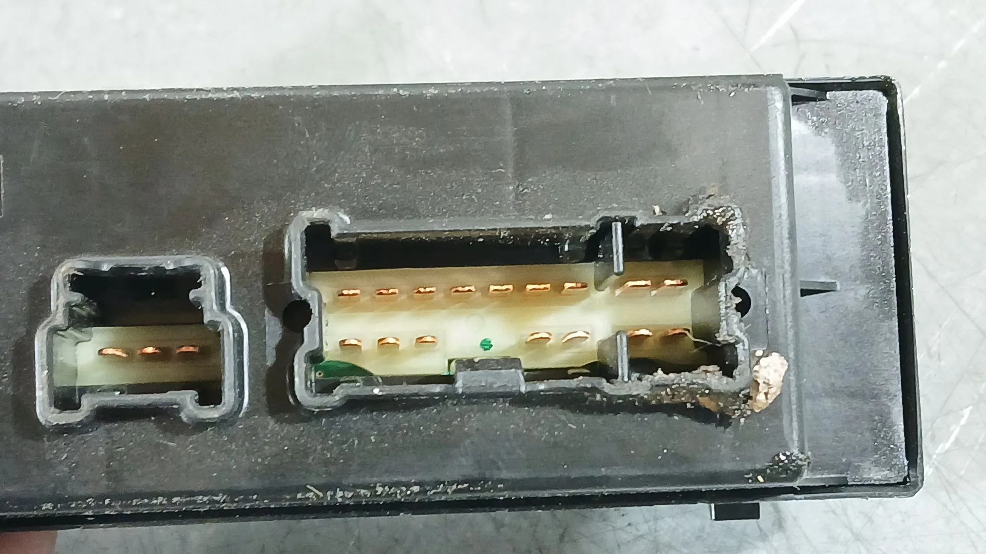 Mando Elevalunas Delantero Izquierdo para Nissan Micra V (K14)