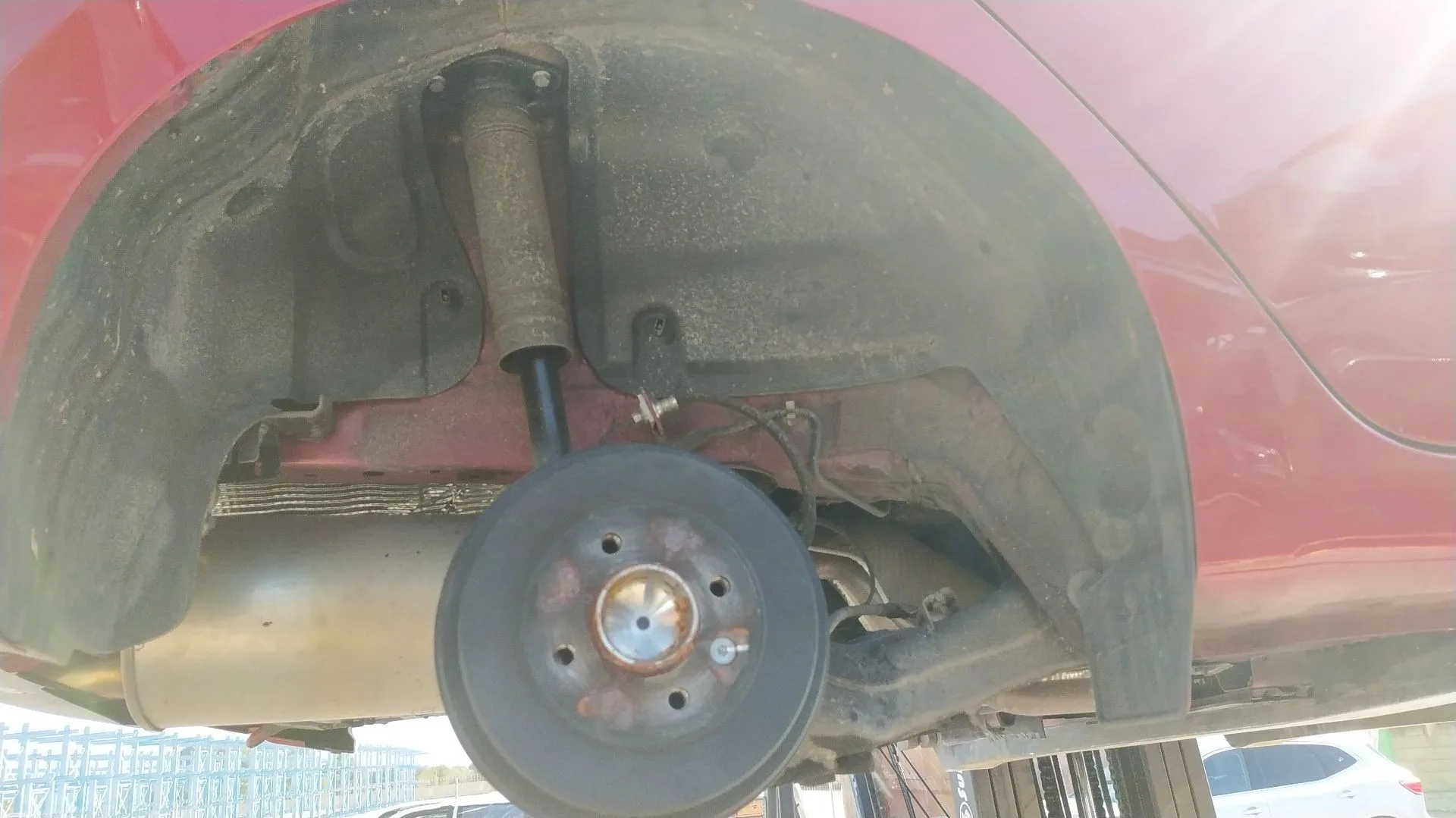 Plastico Pase Rueda Tras. Dch. para Nissan Micra V (K14)