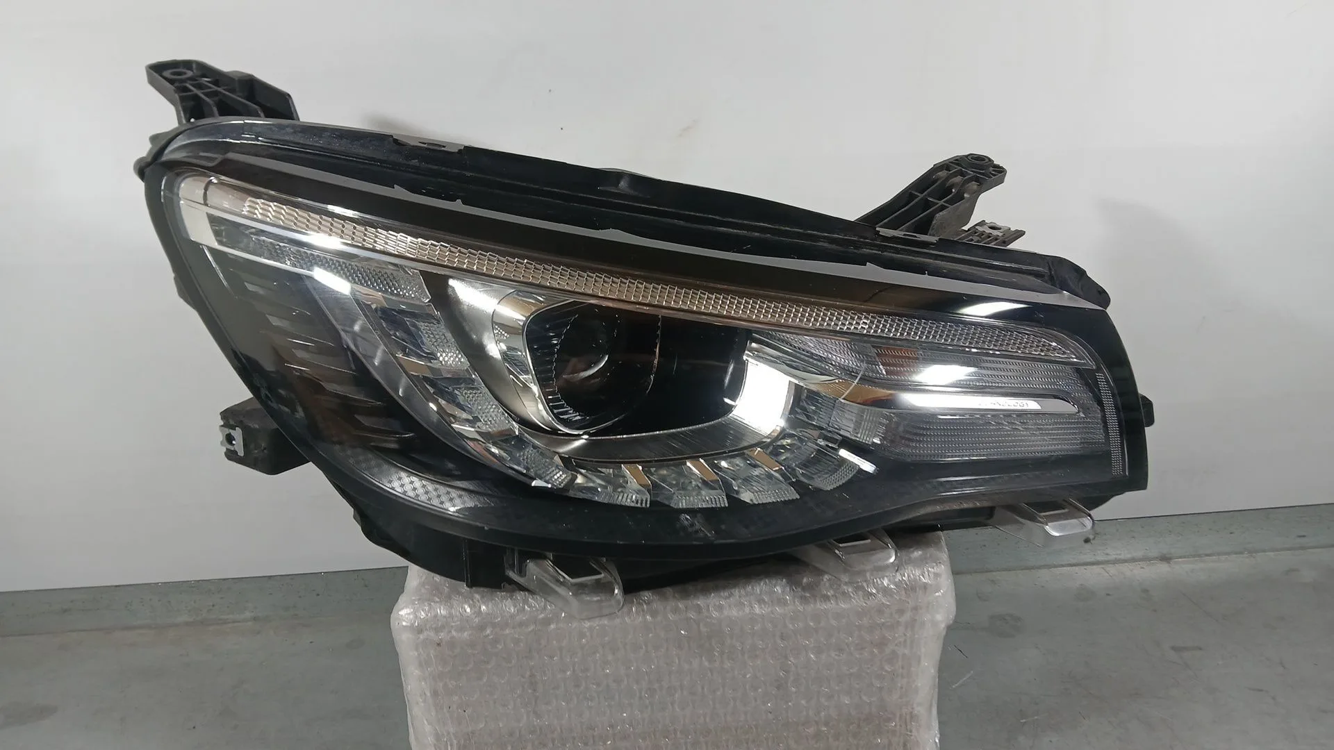 Faro Derecho para Mg Hs (As23)