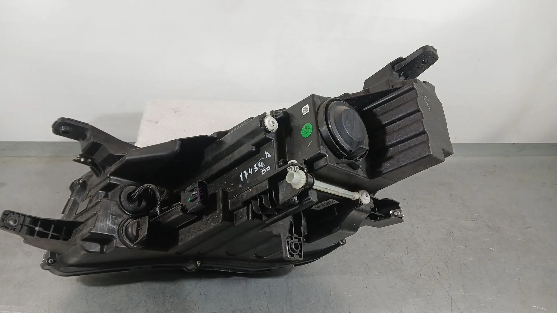 Faro Derecho para Mg Hs (As23)