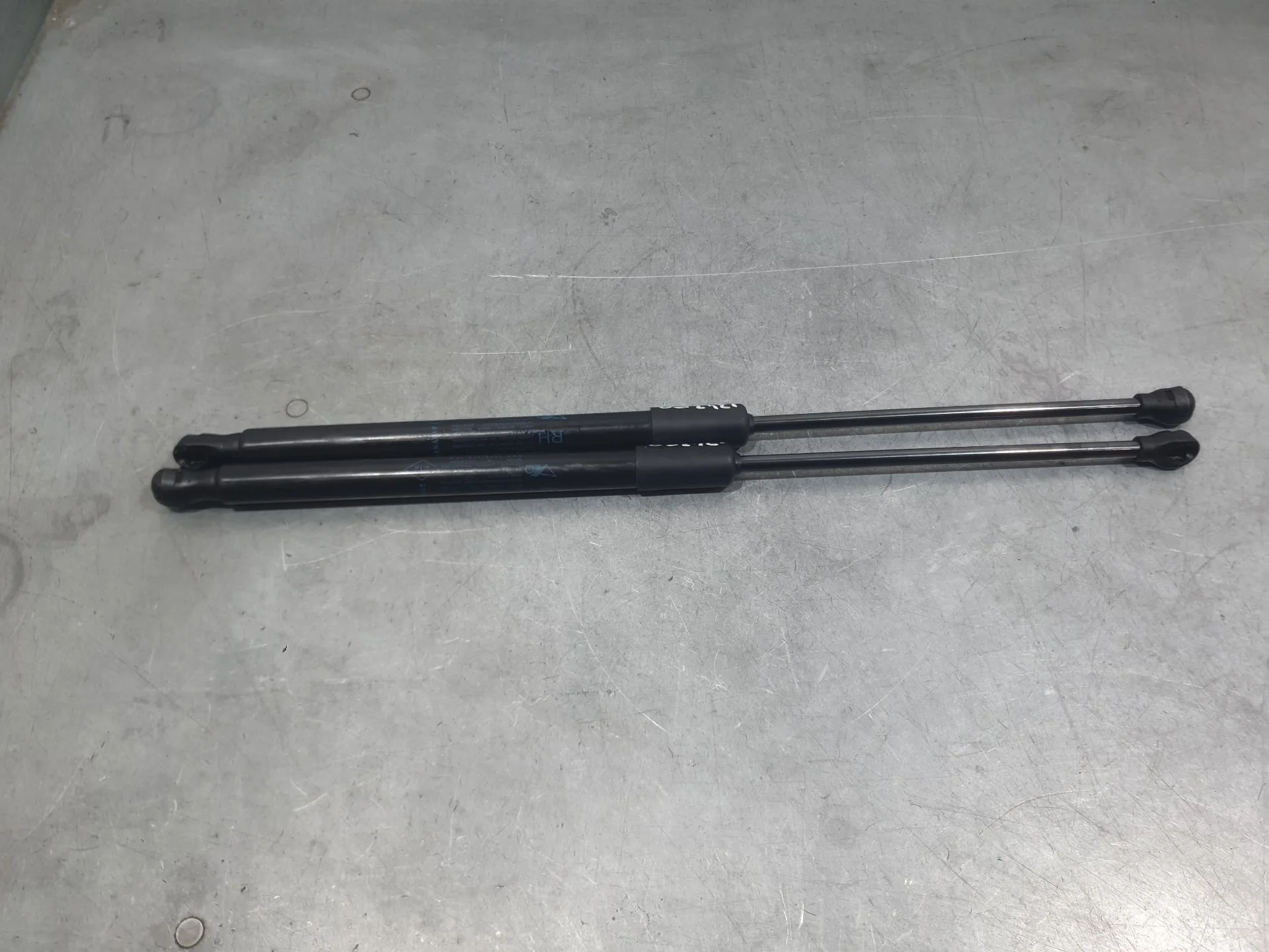 Amortiguadores Maletero / Porton para Dacia Sandero Iii