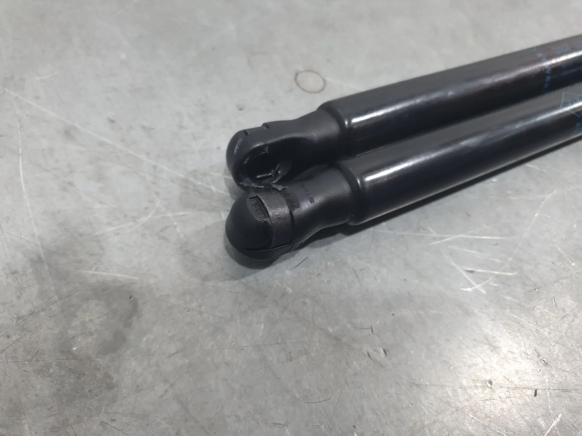 Amortiguadores Maletero / Porton para Dacia Sandero Iii