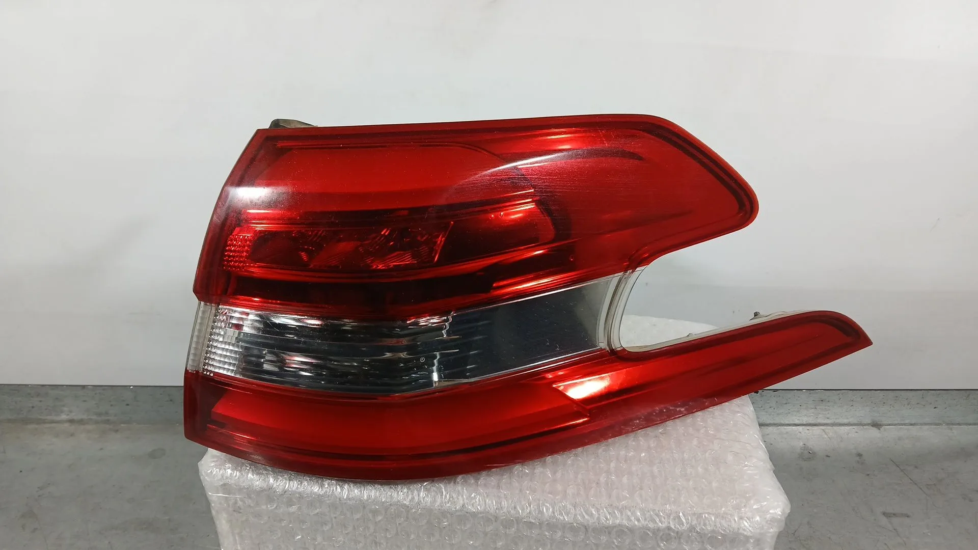 Piloto Trasero Derecho Exterior para Peugeot 308 Sw Ii (Lc_, Lj_, Lr_, Lx_, L4_)