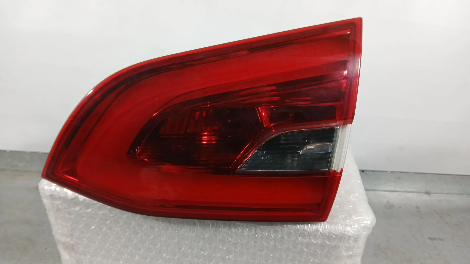 Piloto Trasero Derecho Interior para Peugeot 308 Sw Ii (Lc_, Lj_, Lr_, Lx_, L4_)