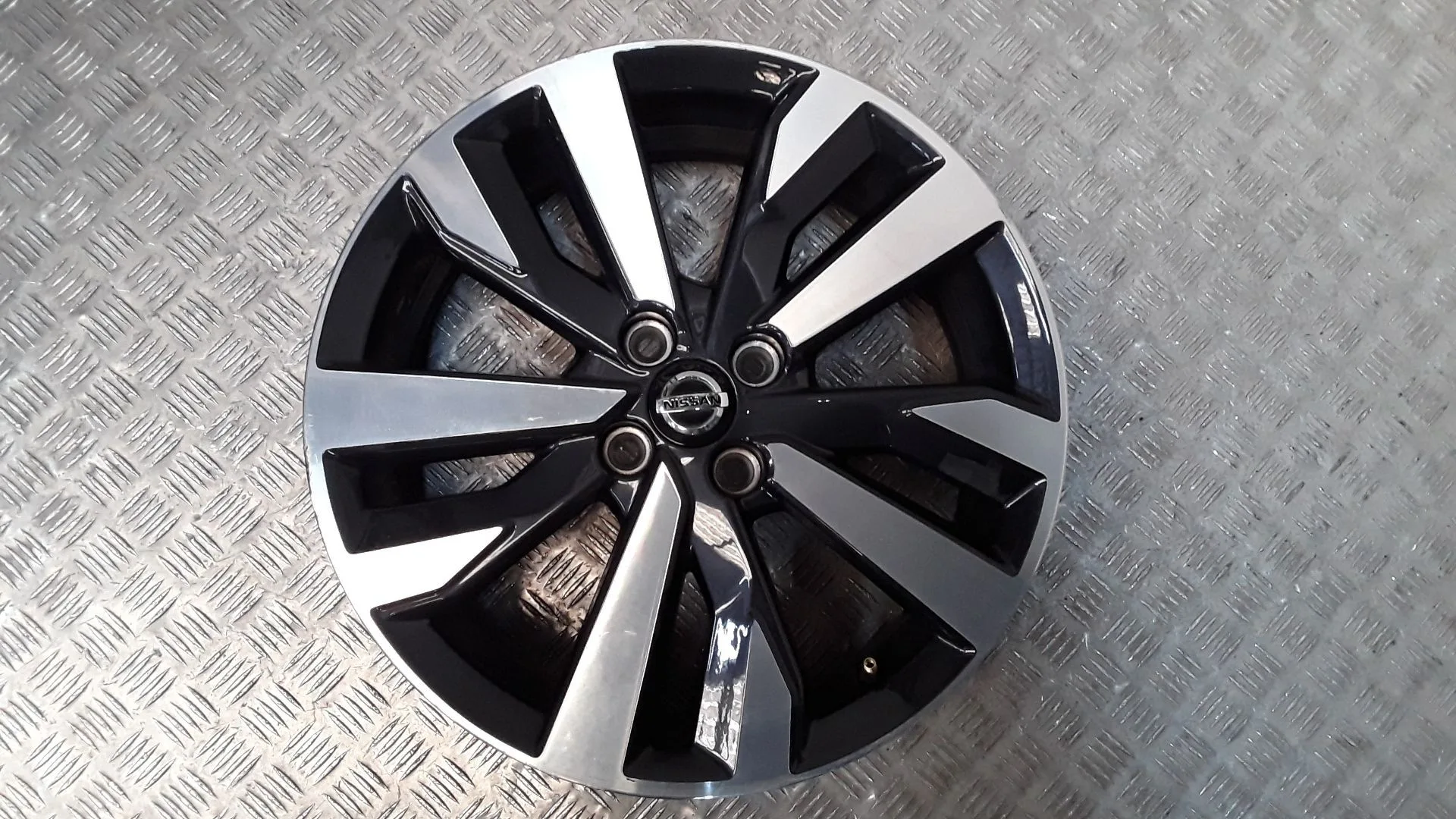 Juego Llantas Aluminio para Nissan Micra V (K14)