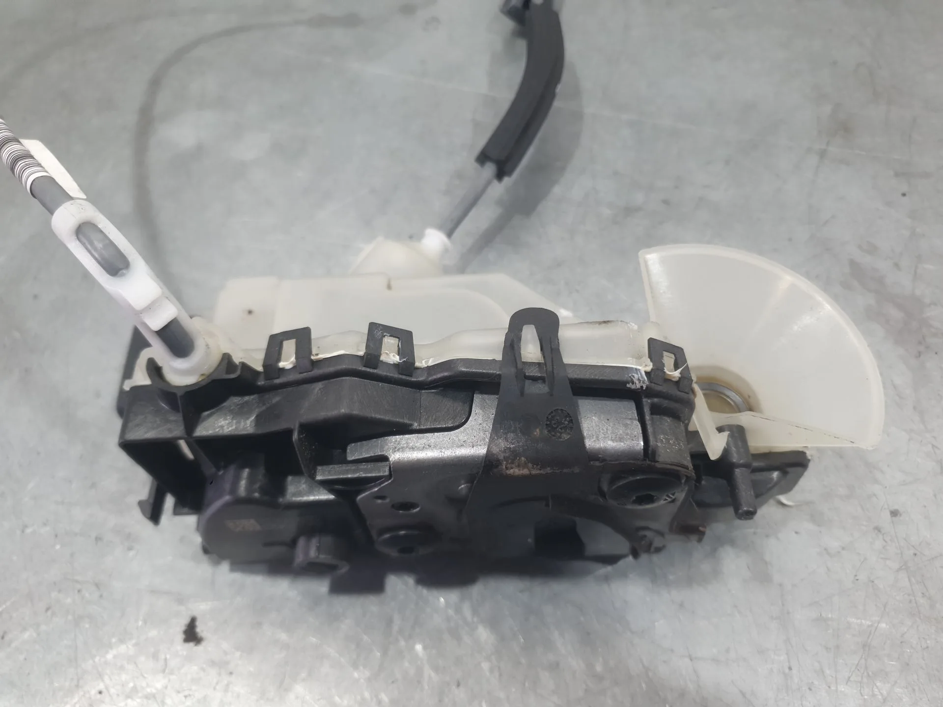 Cerradura Puerta Delantera Izquierda para Peugeot 2008 Ii (Ud_, Us_, Uy_, Uj_, Ur_, Uc_)