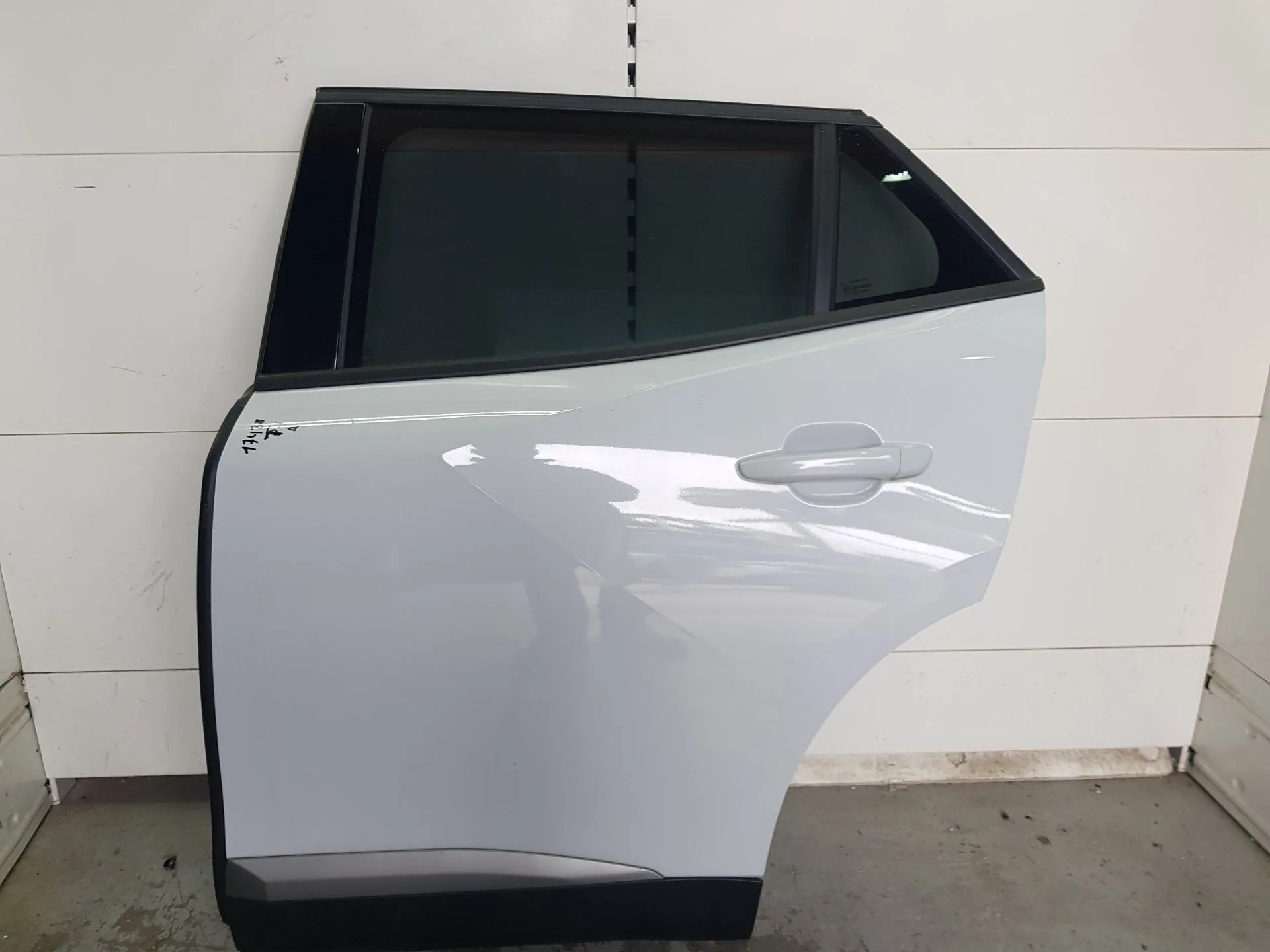 Puerta Trasera Izquierda para Peugeot 2008 Ii (Ud_, Us_, Uy_, Uj_, Ur_, Uc_)