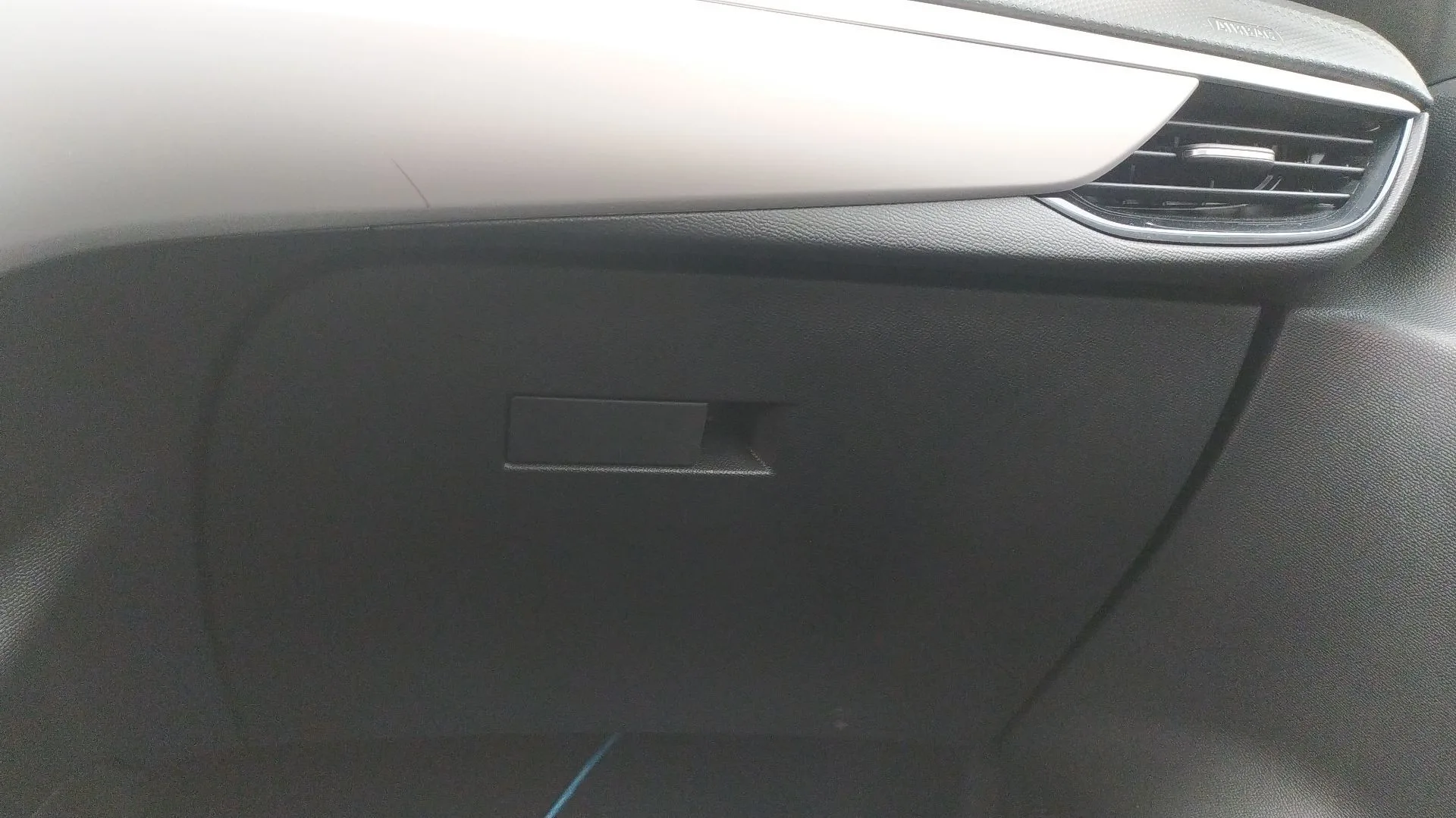 Guantera para Opel Corsa F (P2Jo)