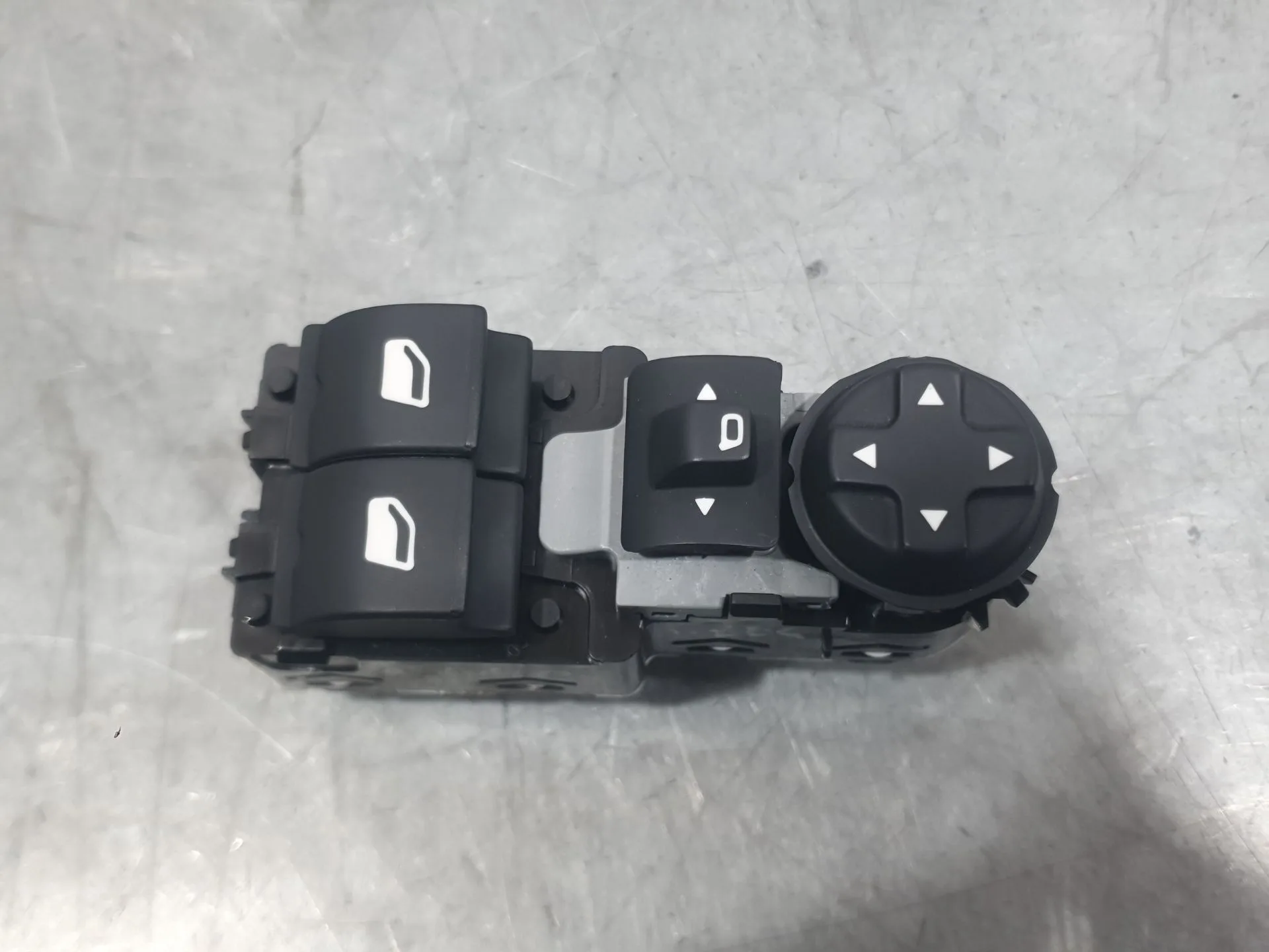 Mando Elevalunas Delantero Izquierdo para Opel Corsa F (P2Jo)
