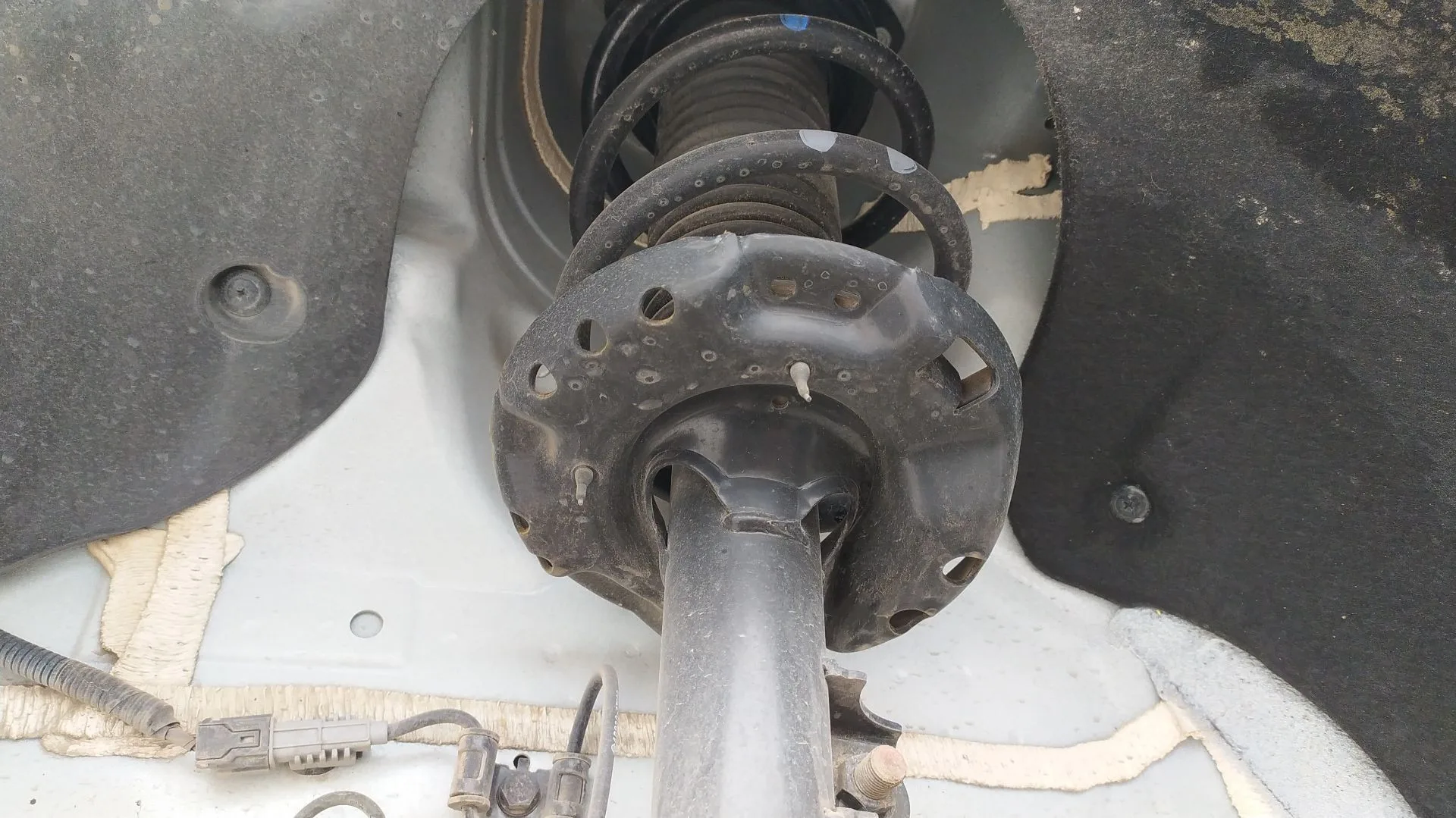 Amortiguador Delantero Izquierdo para Kg Mobility Korando (C300)
