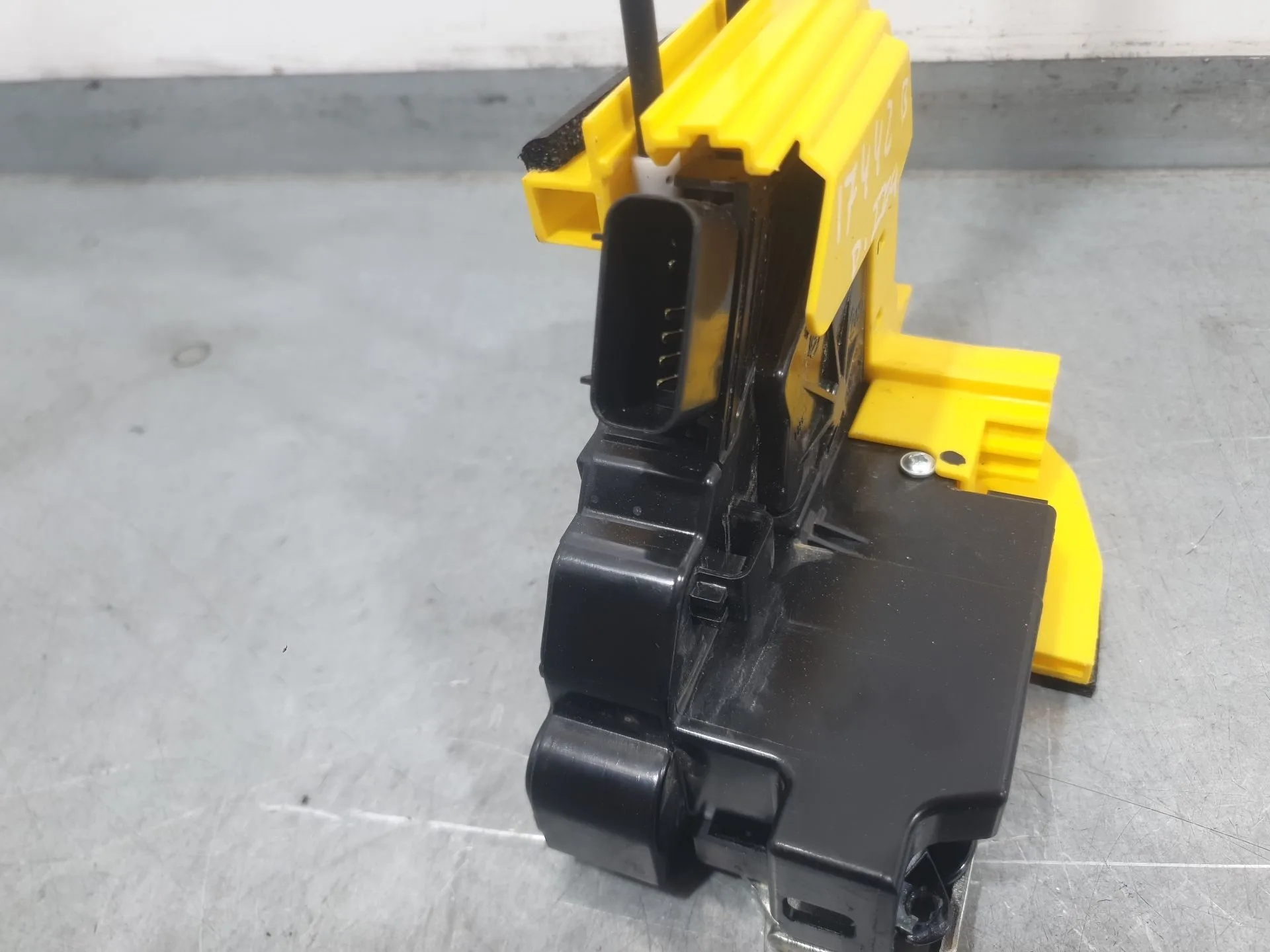 Cerradura Puerta Delantera Izquierda para Kg Mobility Korando (C300)