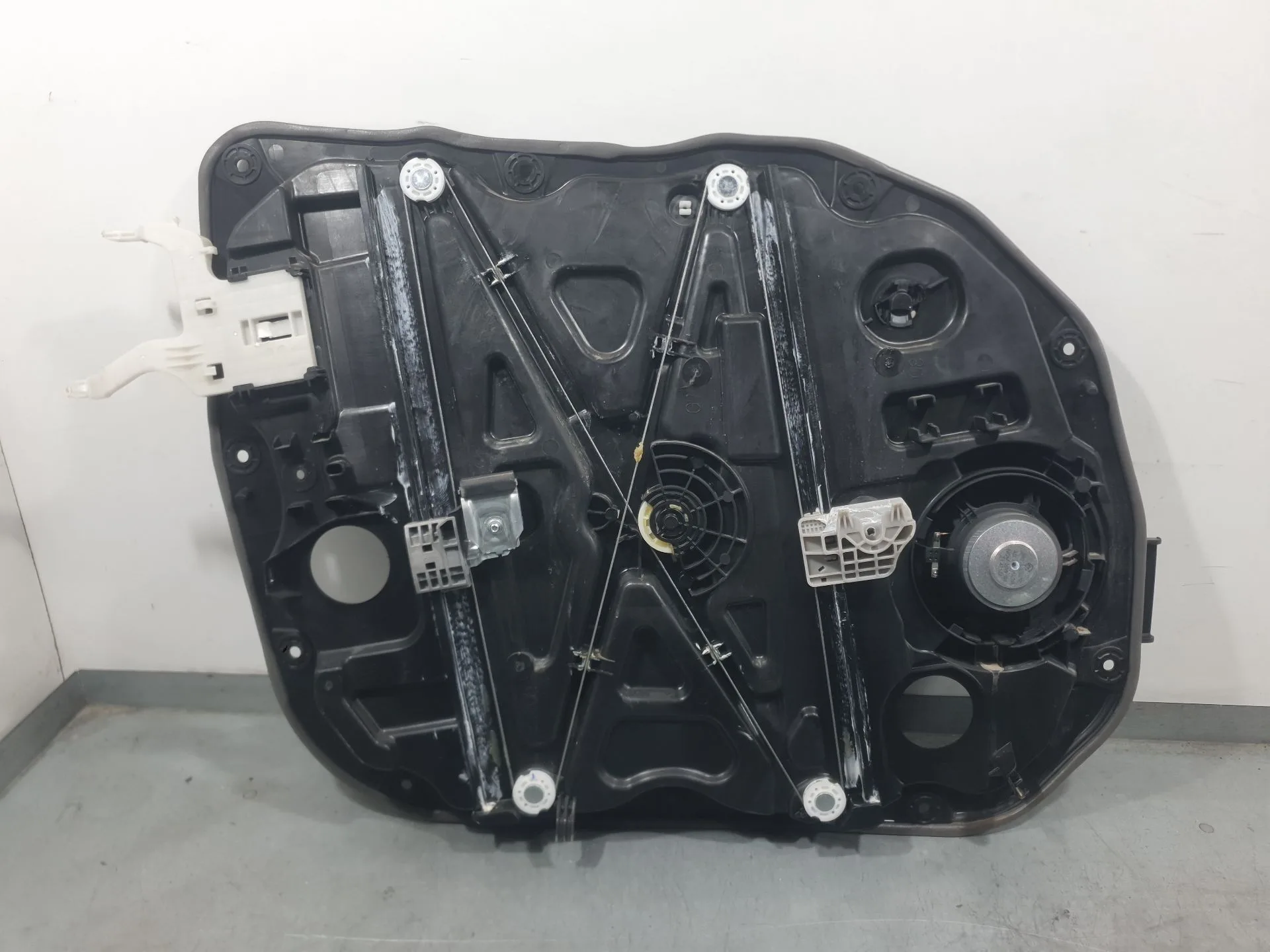 Elevalunas Delantero Derecho para Kg Mobility Korando (C300)