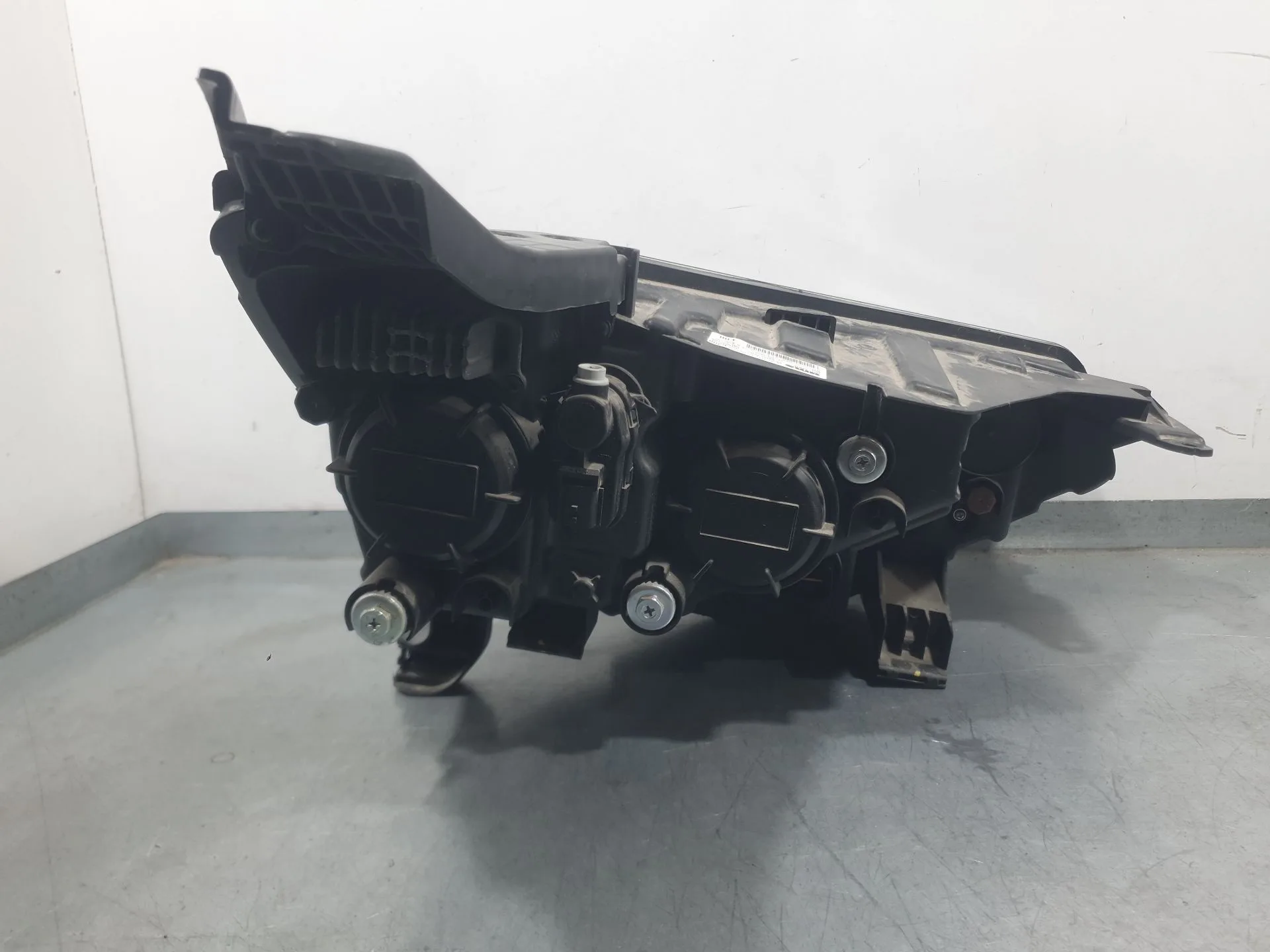 Faro Izquierdo para Kg Mobility Korando (C300)