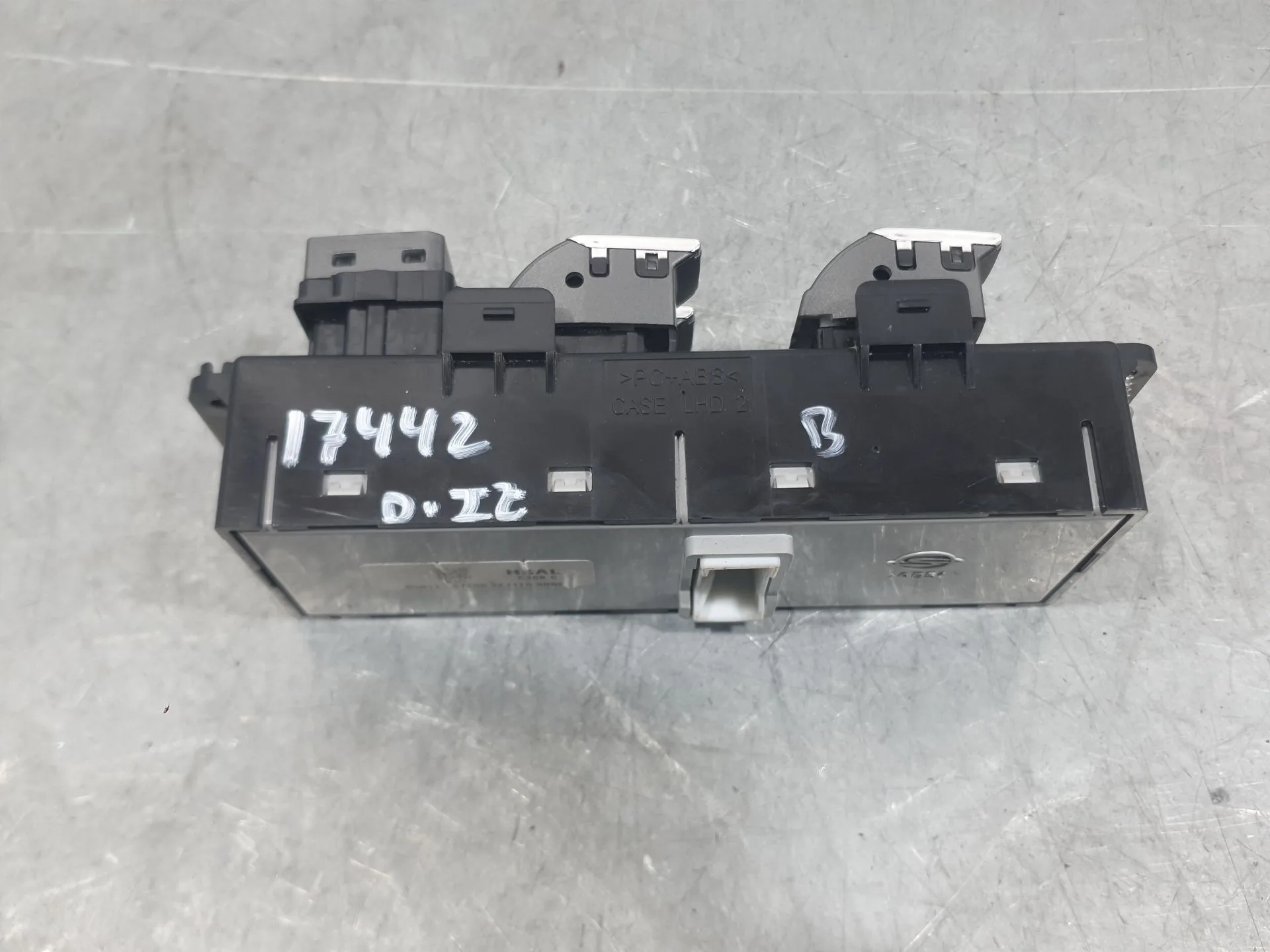 Mando Elevalunas Delantero Izquierdo para Kg Mobility Korando (C300)