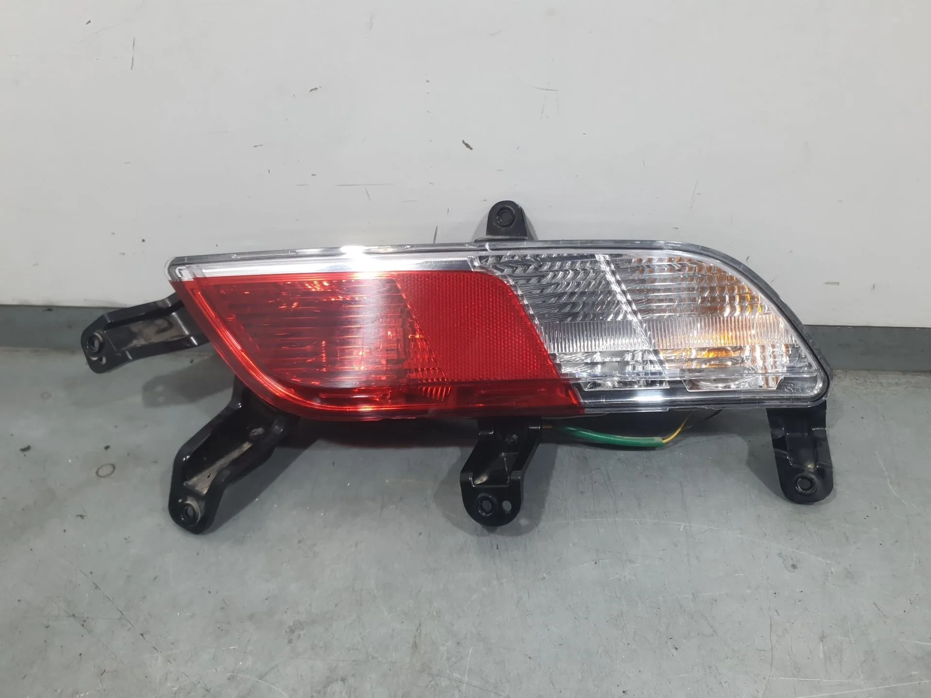 Piloto Trasero Derecho Paragolpes para Kg Mobility Korando (C300)