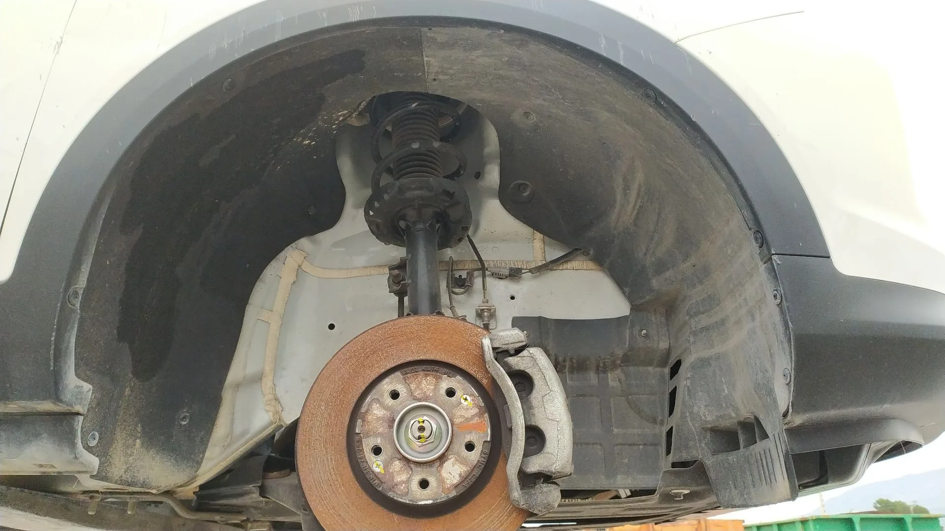 Plastico Pase Rueda Del. Dch. para Kg Mobility Korando (C300)
