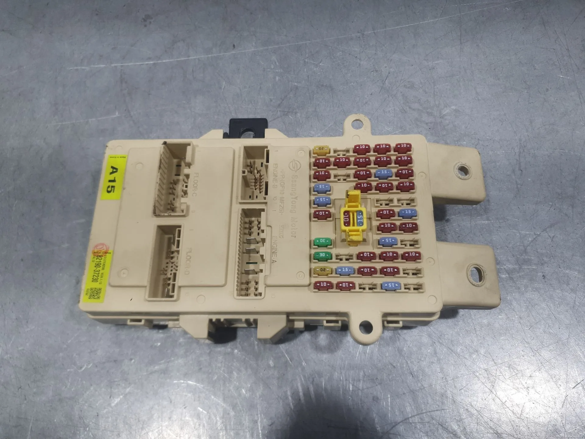 Caja Reles / Fusibles para Kg Mobility Korando (C300)