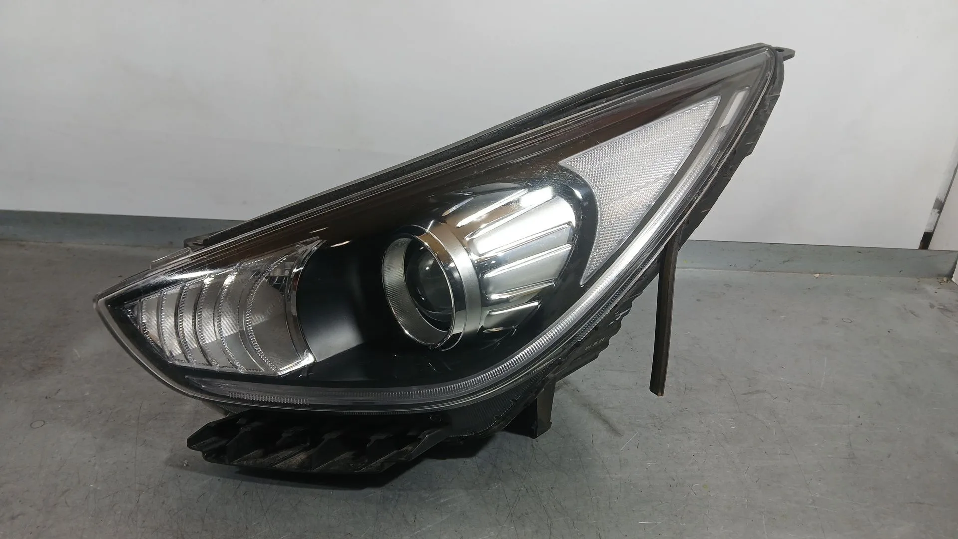 Faro Izquierdo para Kia Niro I (De)