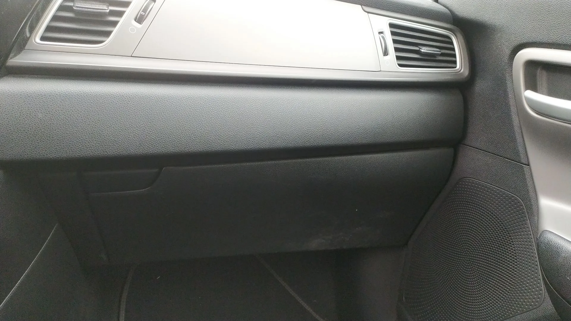 Guantera para Kia Niro I (De)