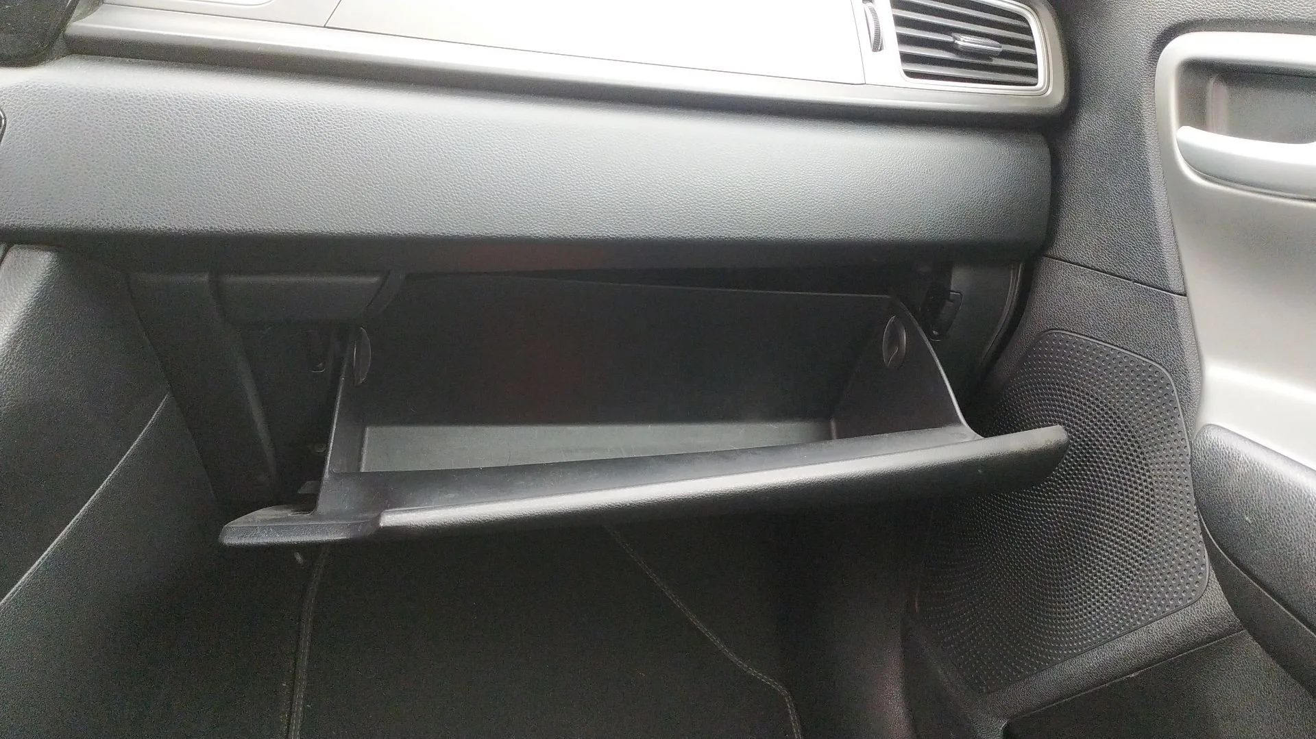 Guantera para Kia Niro I (De)