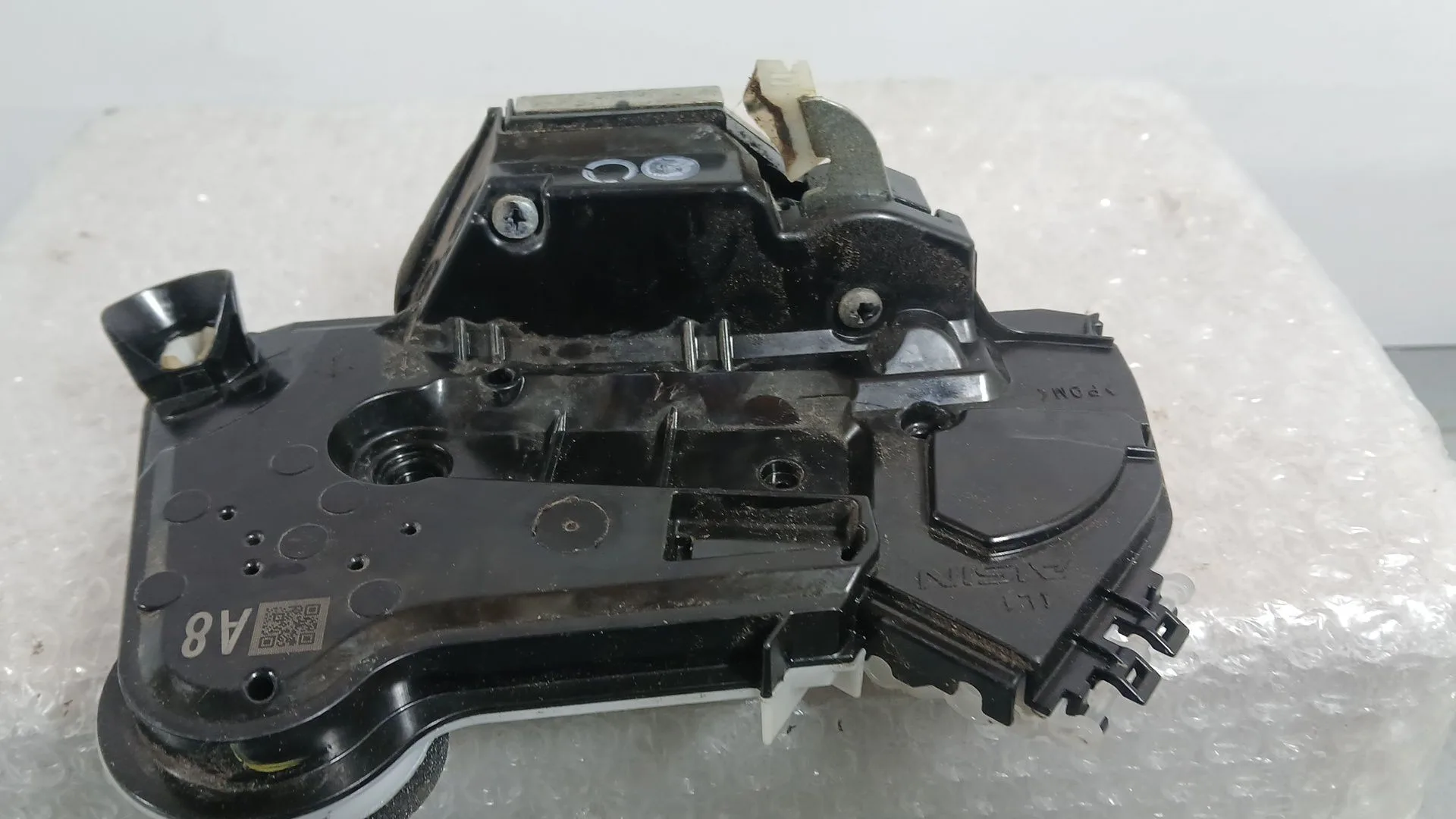 Cerradura Puerta Delantera Izquierda para Toyota Corolla Ranchera Familiar (_E21_)