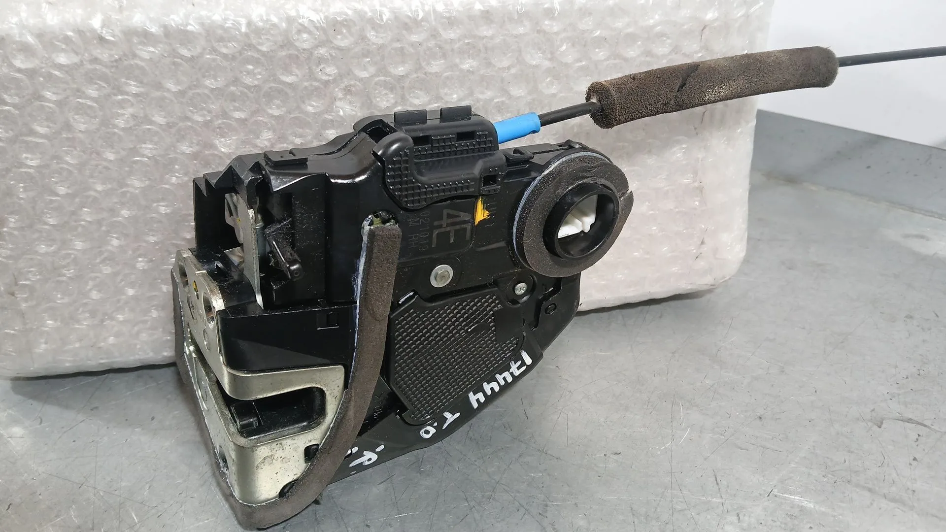 Cerradura Puerta Trasera Derecha para Toyota Corolla Ranchera Familiar (_E21_)