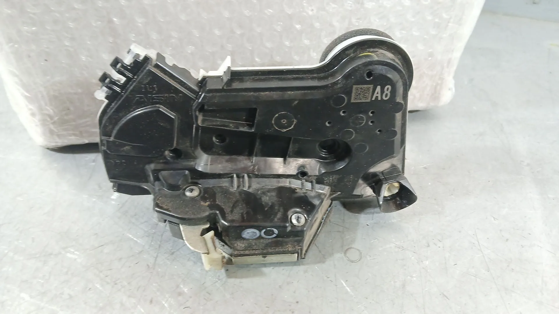 Cerradura Puerta Trasera Izquierda para Toyota Corolla Ranchera Familiar (_E21_)