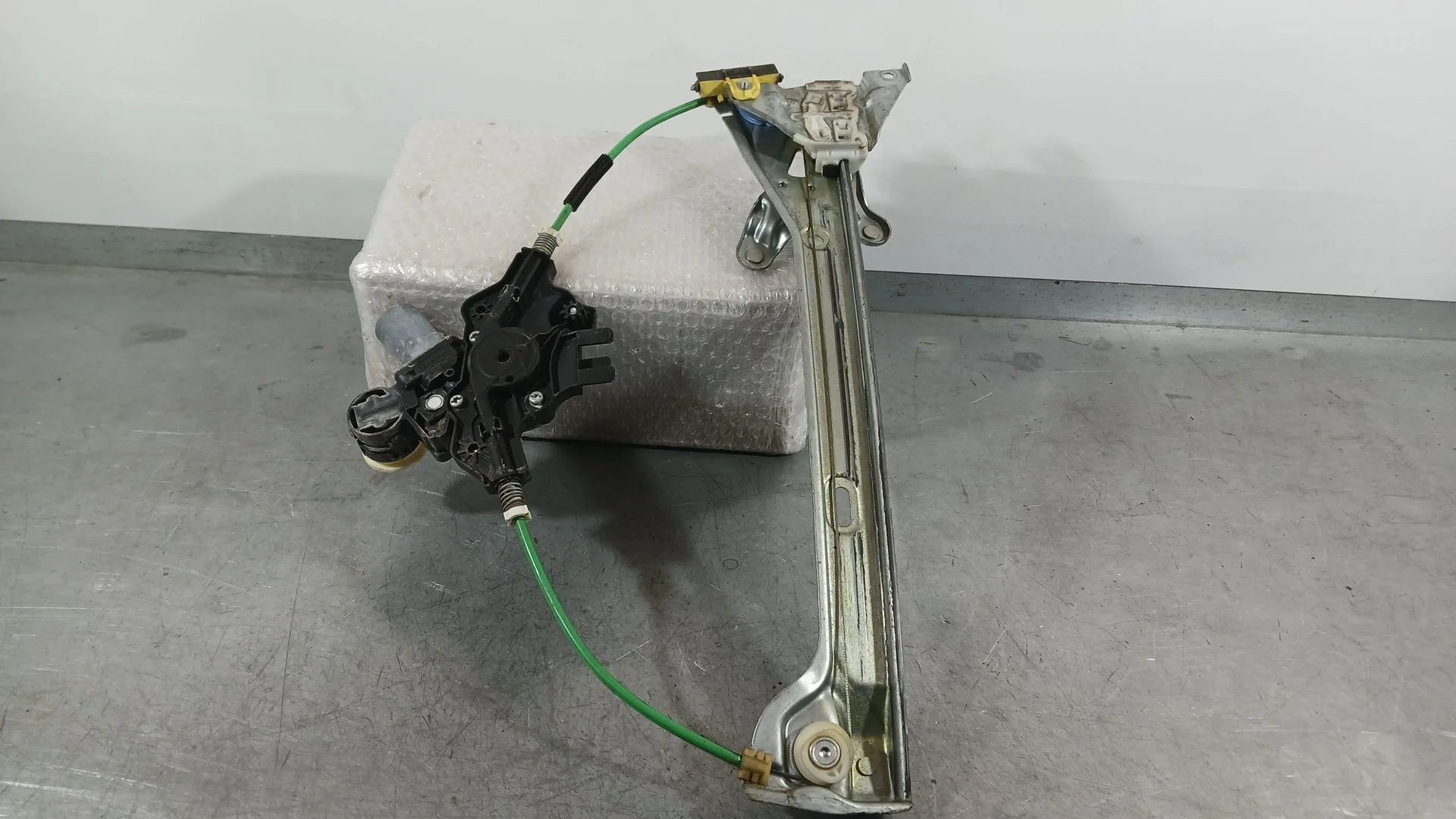 Elevalunas Delantero Izquierdo para Toyota Corolla Ranchera Familiar (_E21_)