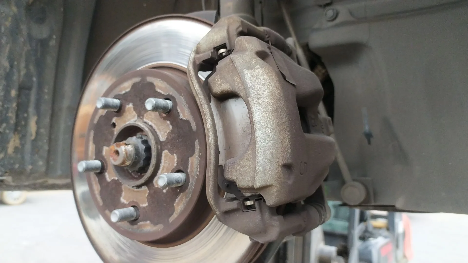Pinza Freno Delantera Derecha para Toyota Corolla Ranchera Familiar (_E21_)