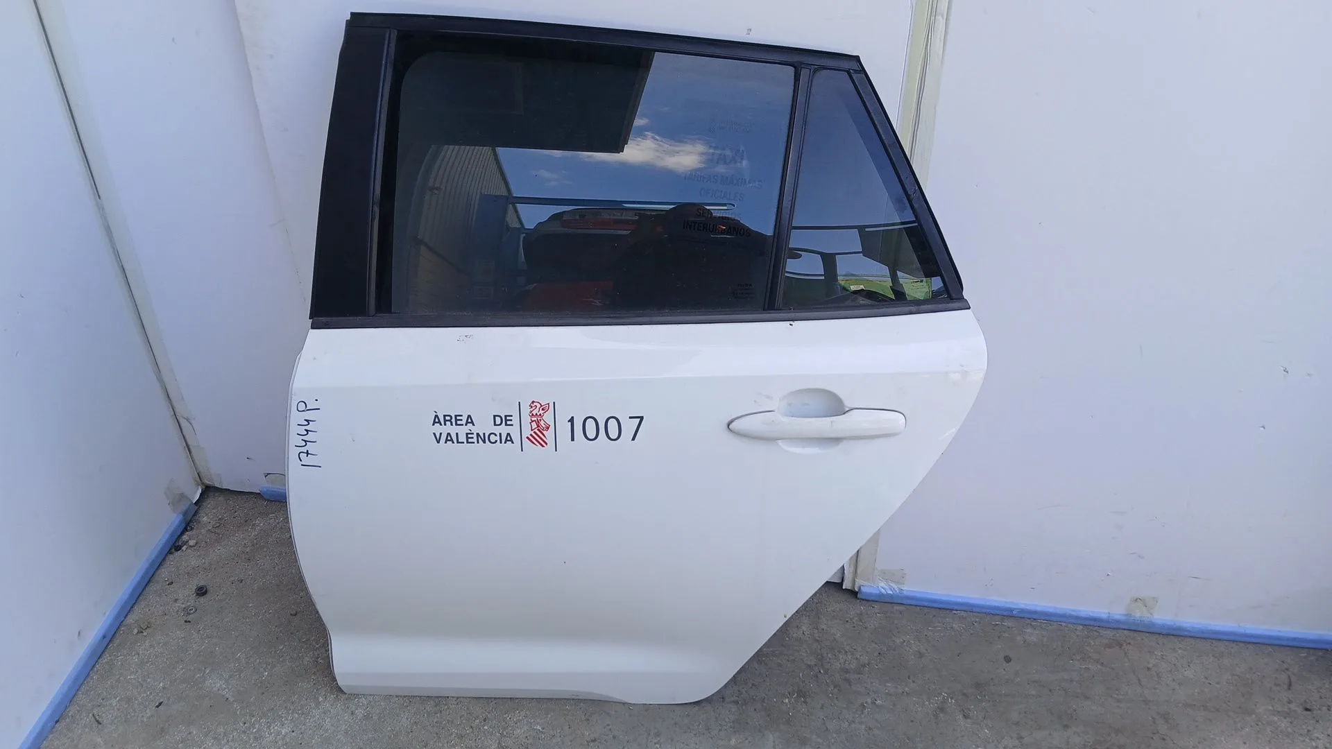 Puerta Trasera Izquierda para Toyota Corolla Ranchera Familiar (_E21_)