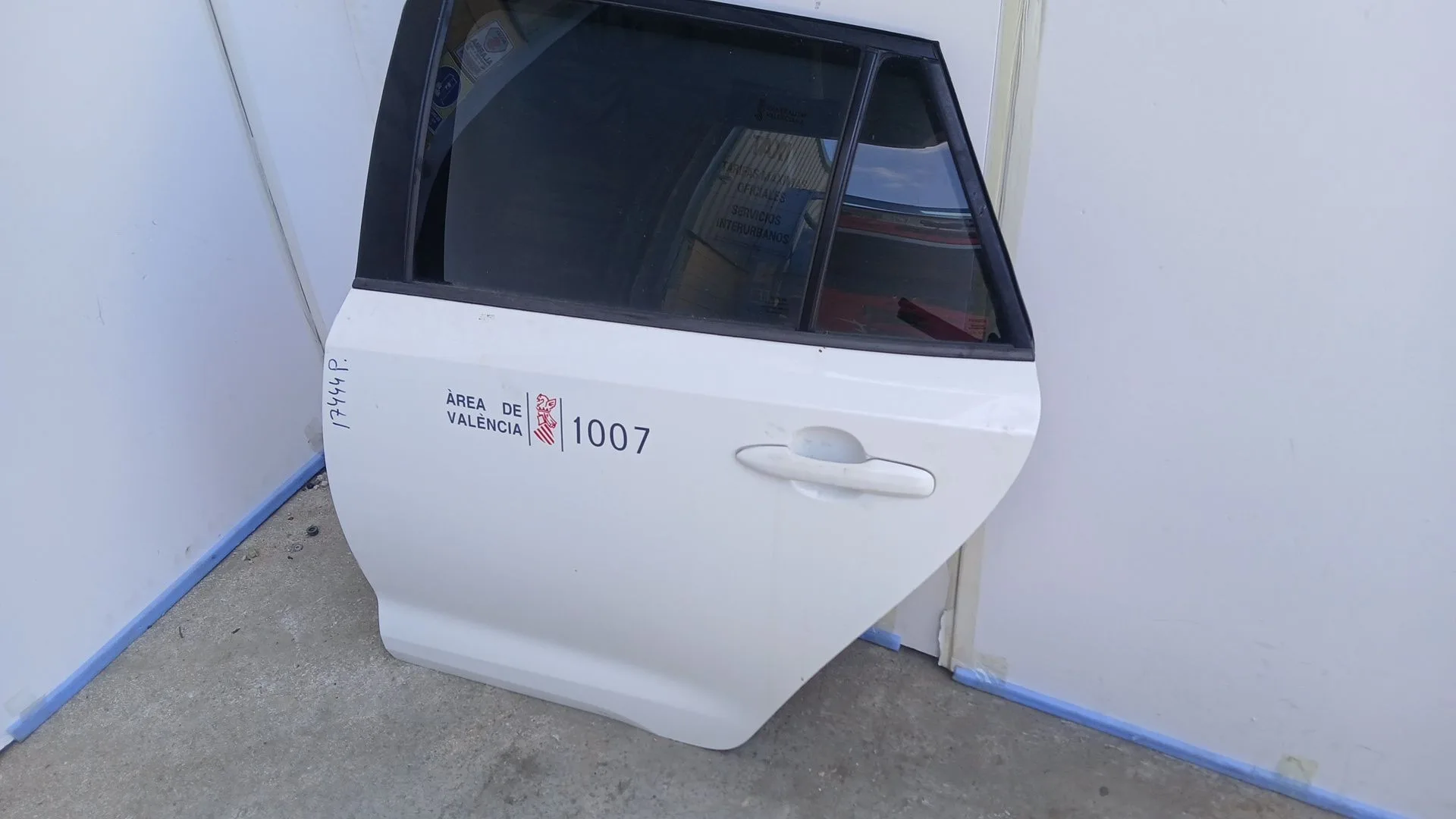 Puerta Trasera Izquierda para Toyota Corolla Ranchera Familiar (_E21_)