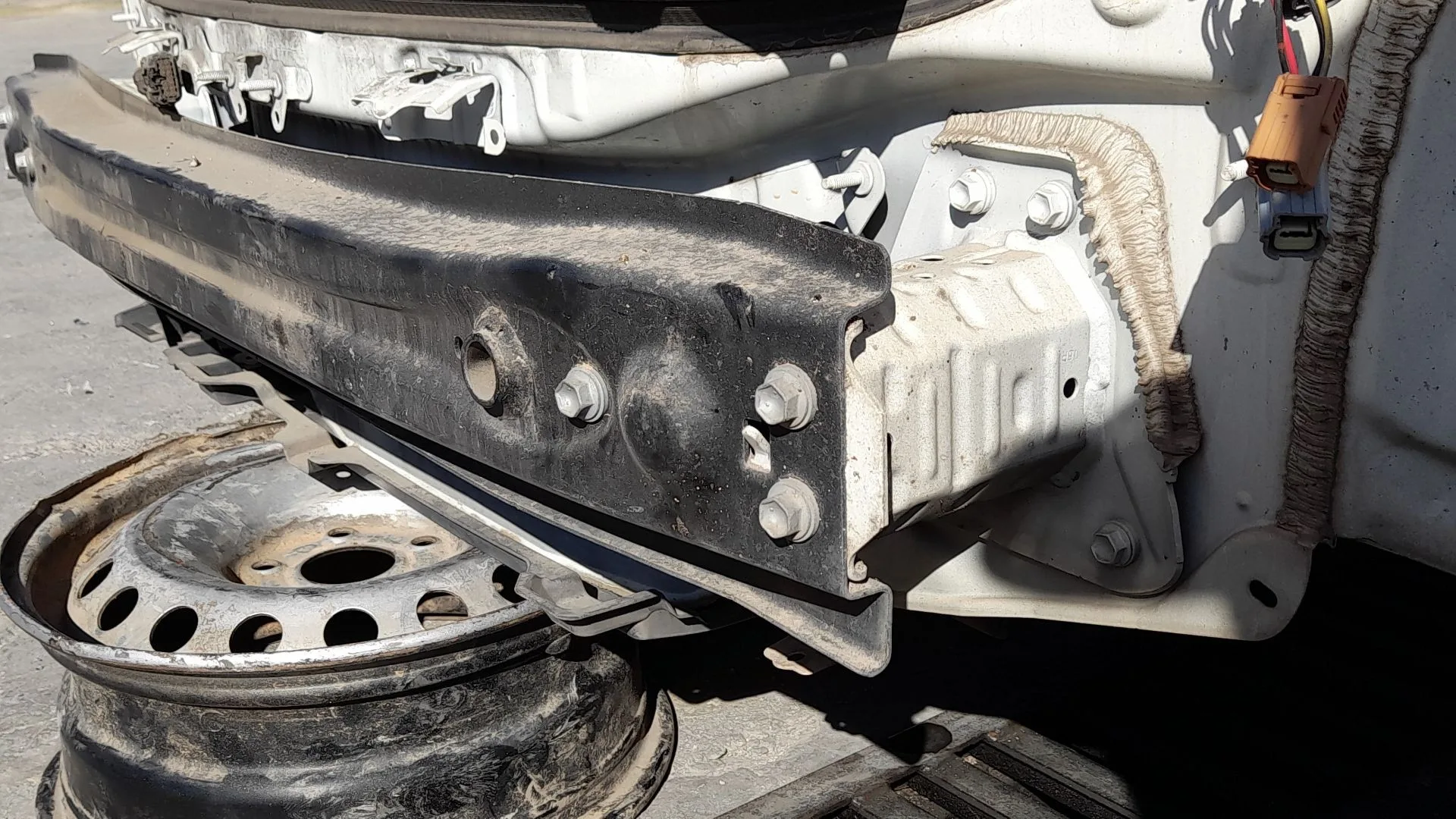Refuerzo Paragolpes Trasero para Toyota Corolla Ranchera Familiar (_E21_)