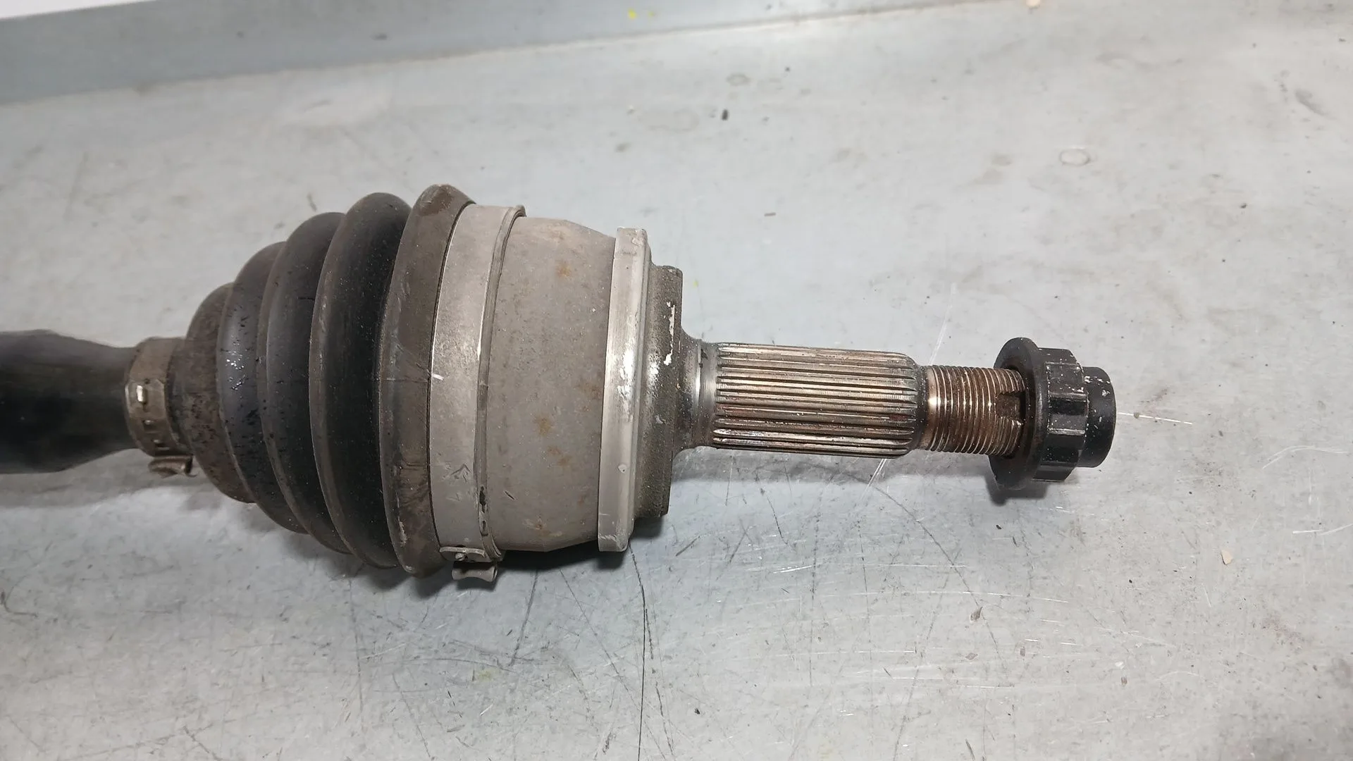 Transmision Delantera Derecha para Toyota Corolla Ranchera Familiar (_E21_)