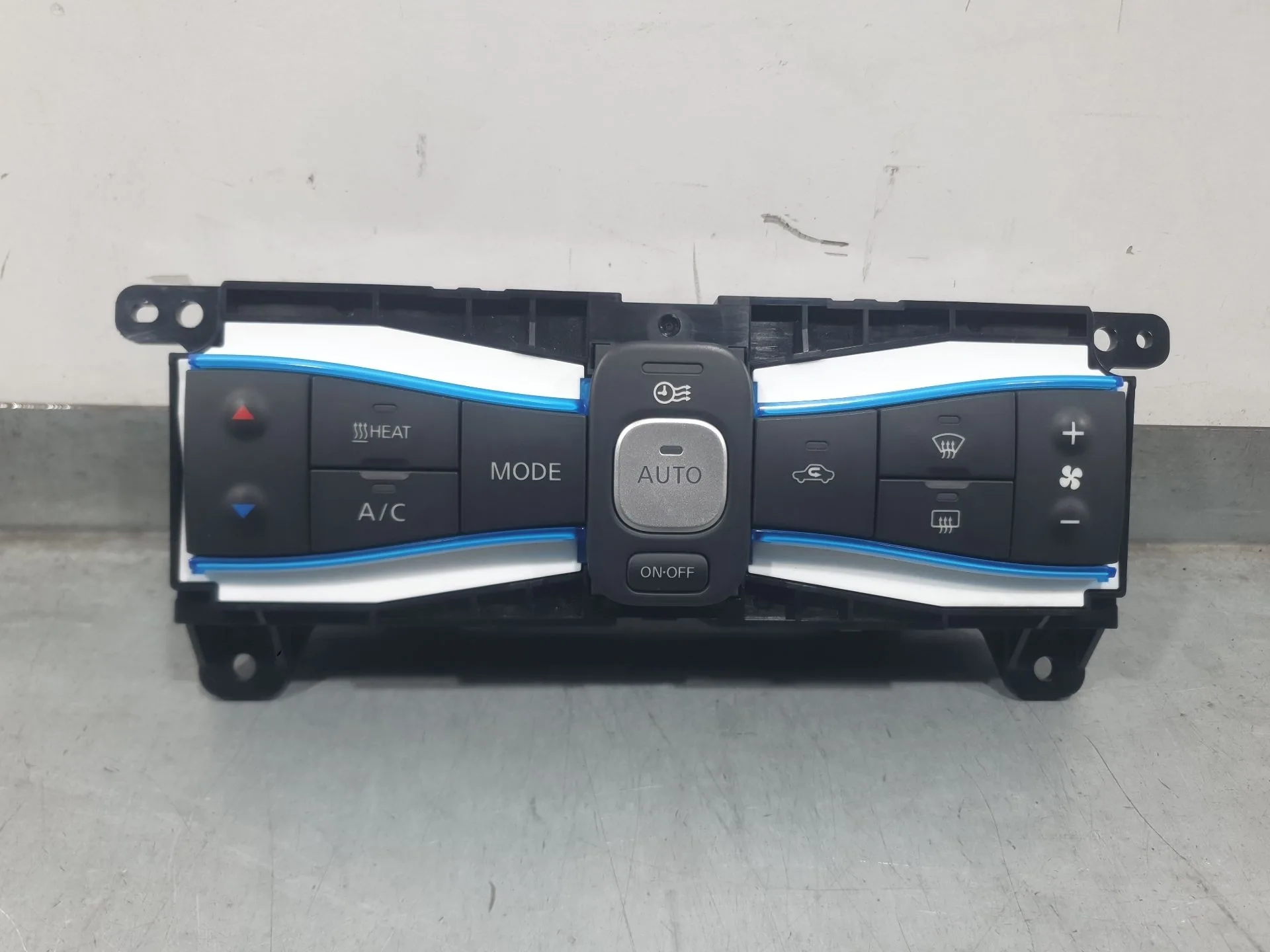 Mando Climatizador para Nissan Leaf (Ze0)