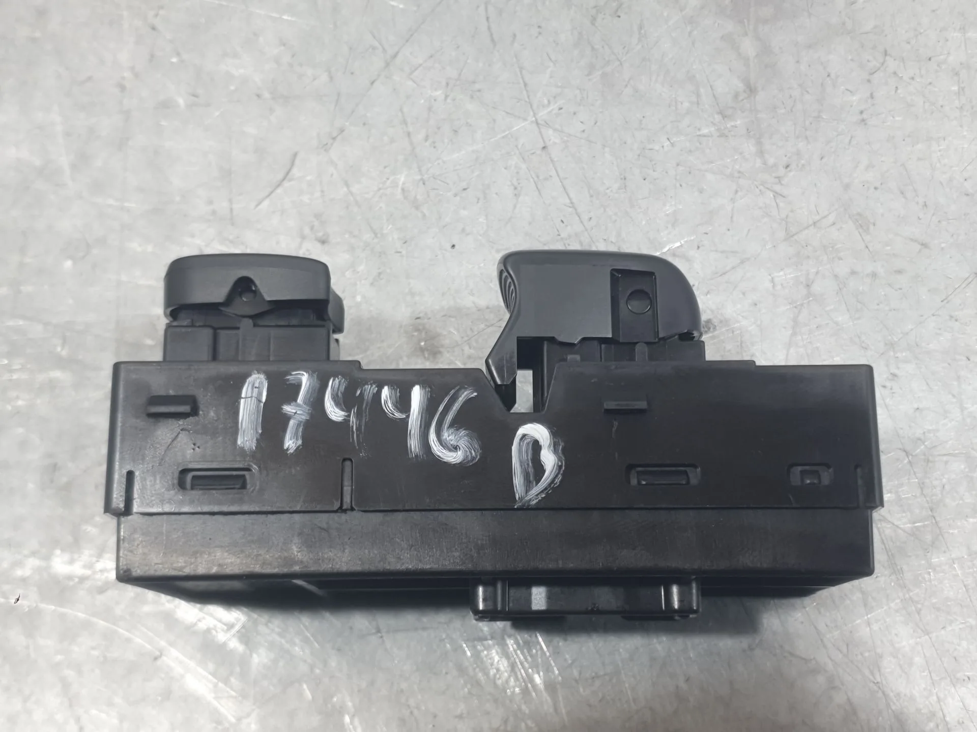 Mando Elevalunas Delantero Derecho para Nissan Leaf (Ze0)