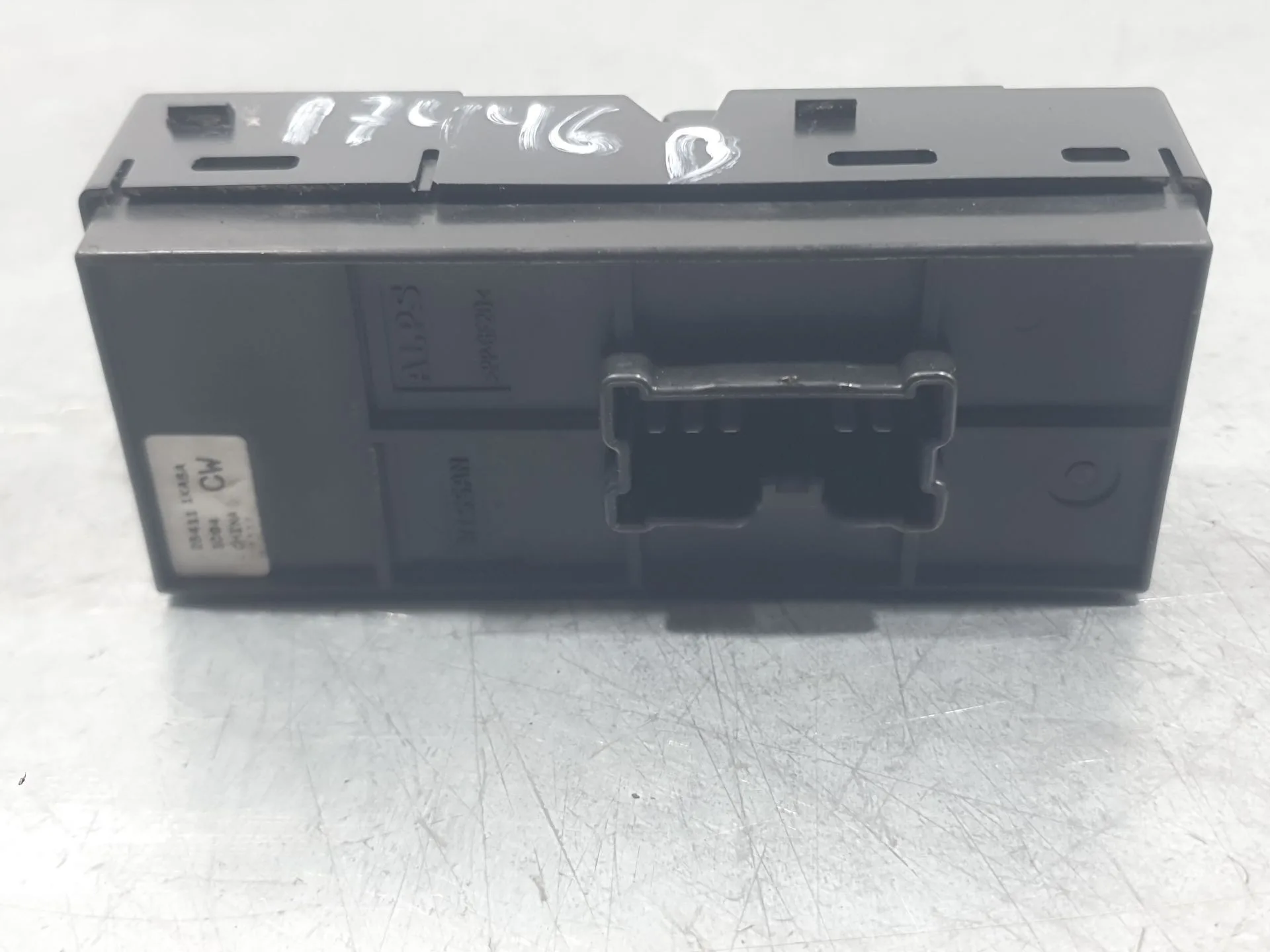 Mando Elevalunas Delantero Derecho para Nissan Leaf (Ze0)