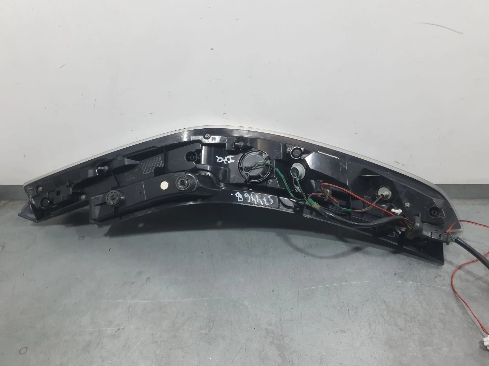 Piloto Trasero Izquierdo para Nissan Leaf (Ze0)