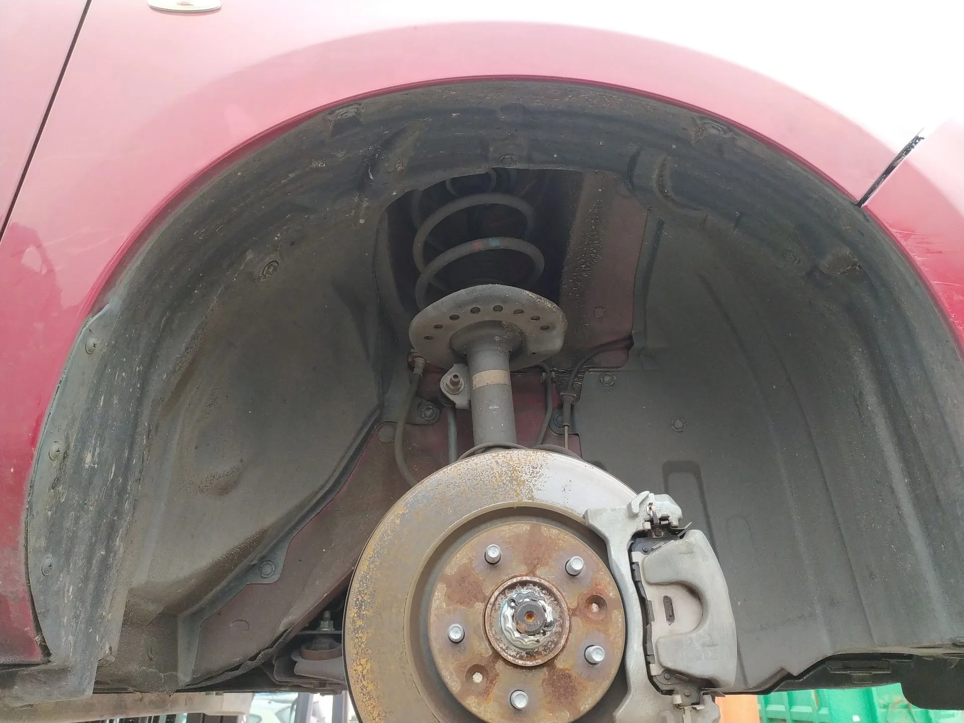 Plastico Pase Rueda Del. Dch. para Nissan Leaf (Ze0)