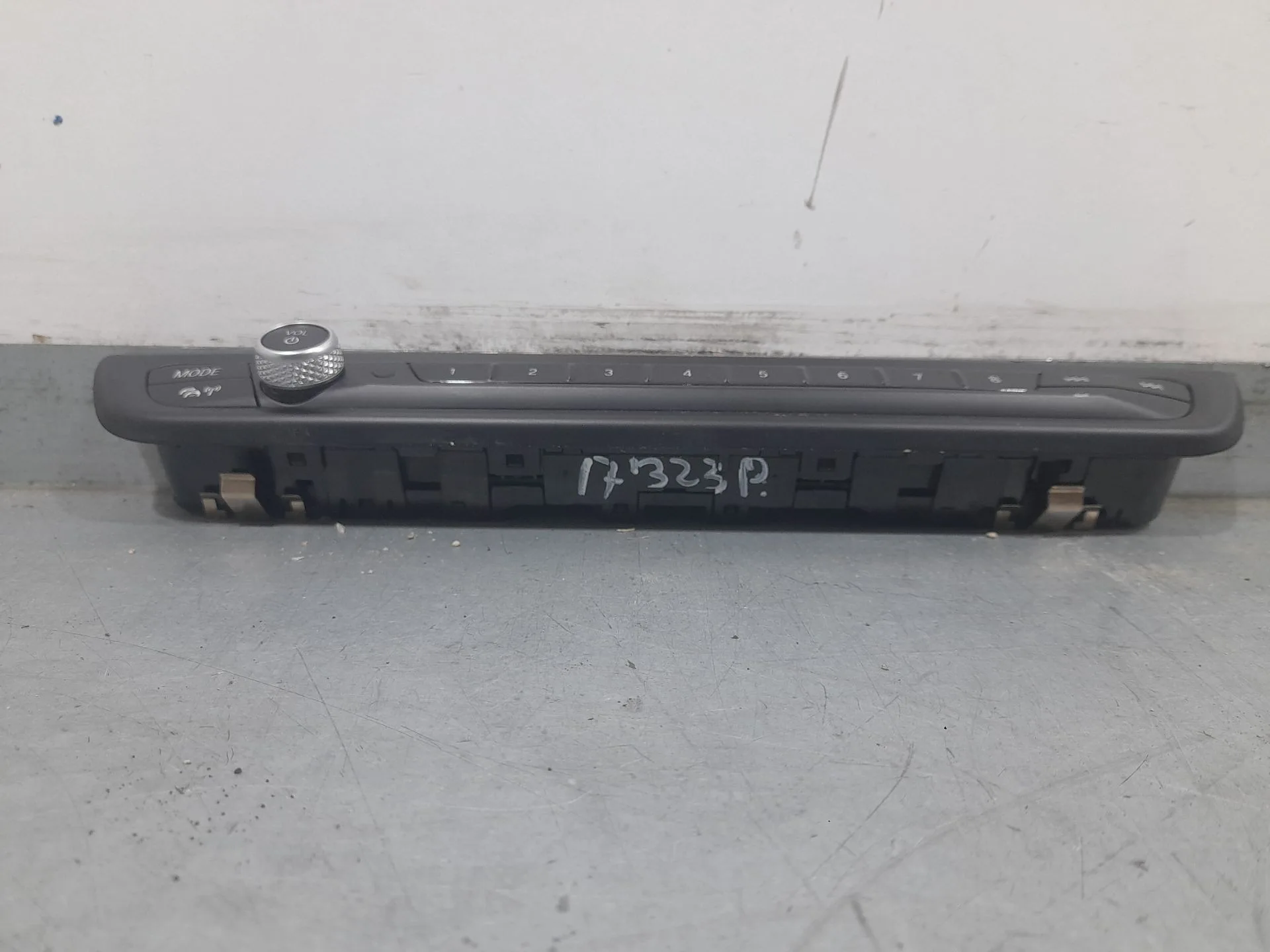 Mando Radio para Bmw Serie 1 Lim. (F40)