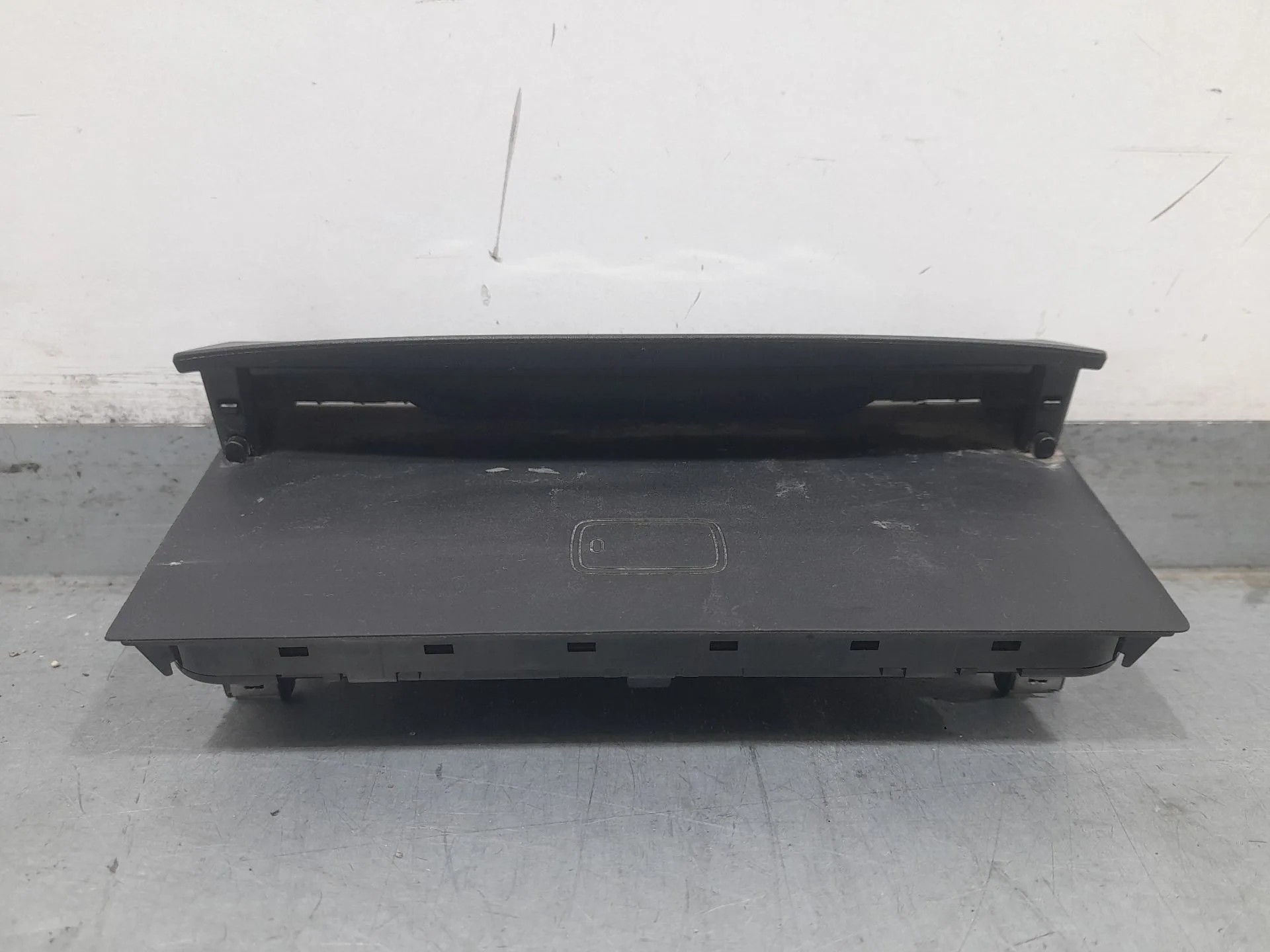 Cargador Inductivo para Bmw Serie 1 Lim. (F40)