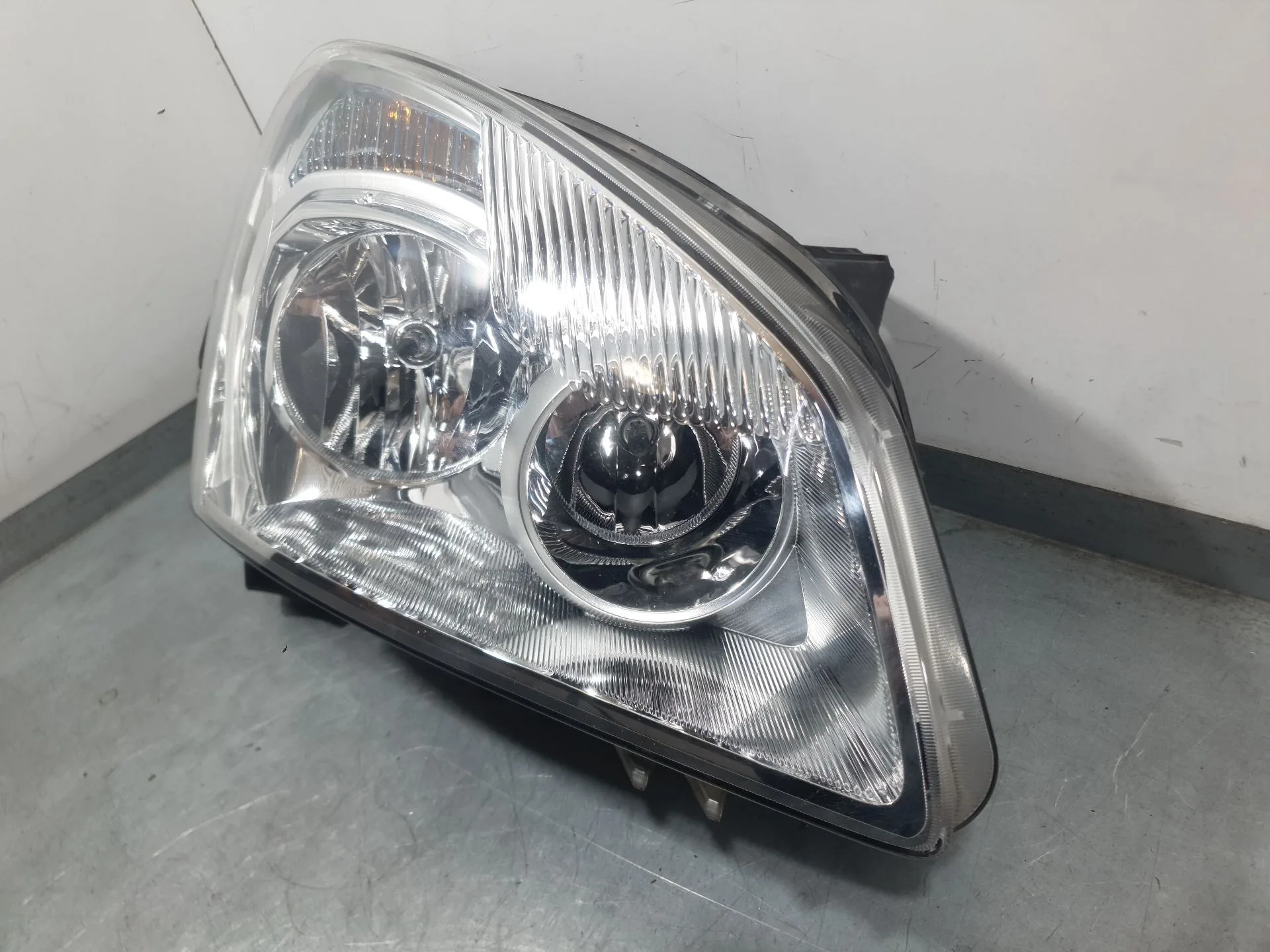 Faro Derecho para Nissan Qashqai I (J10, Nj10)