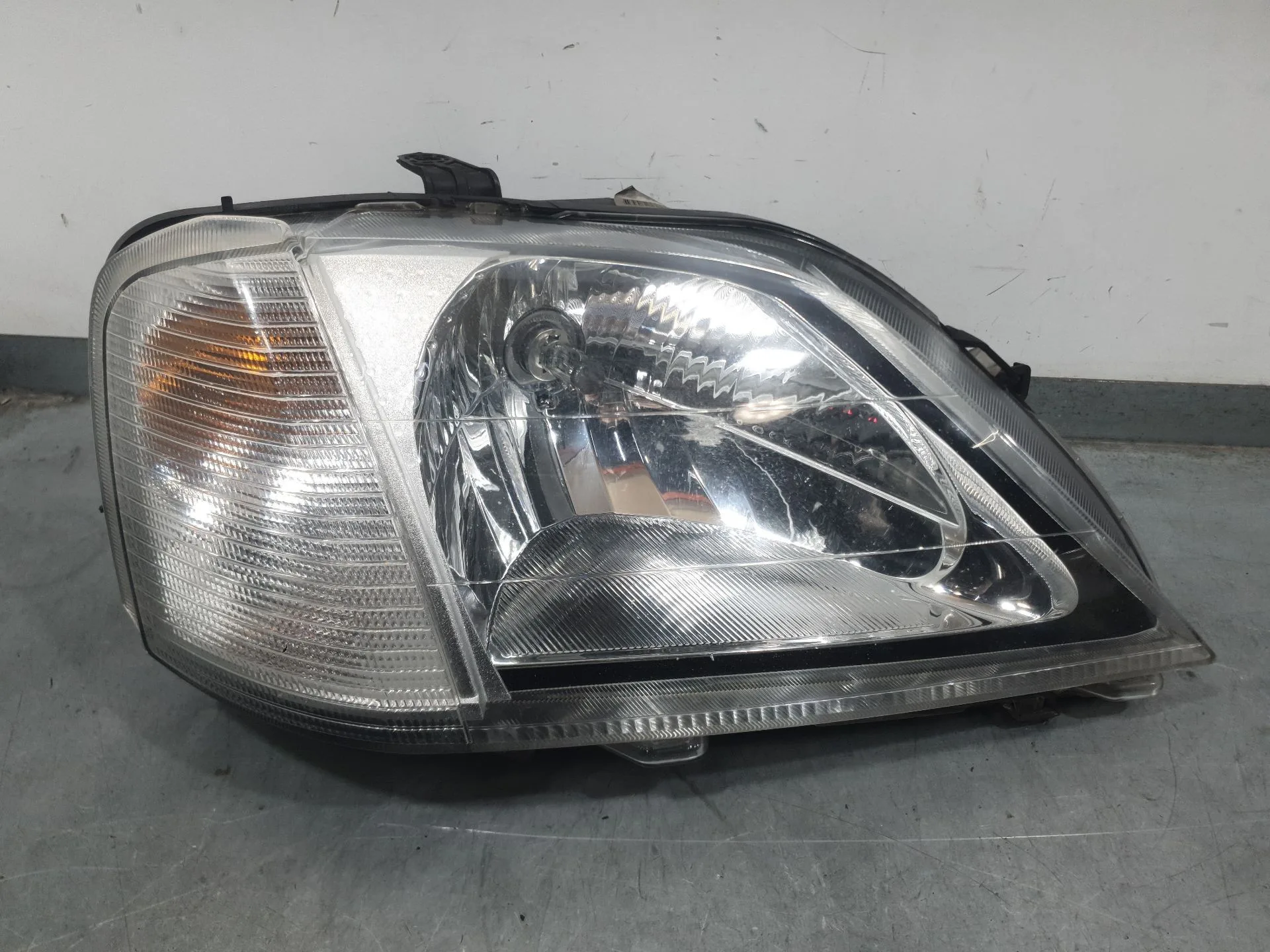 Faro Derecho para Dacia Logan (Ls_)