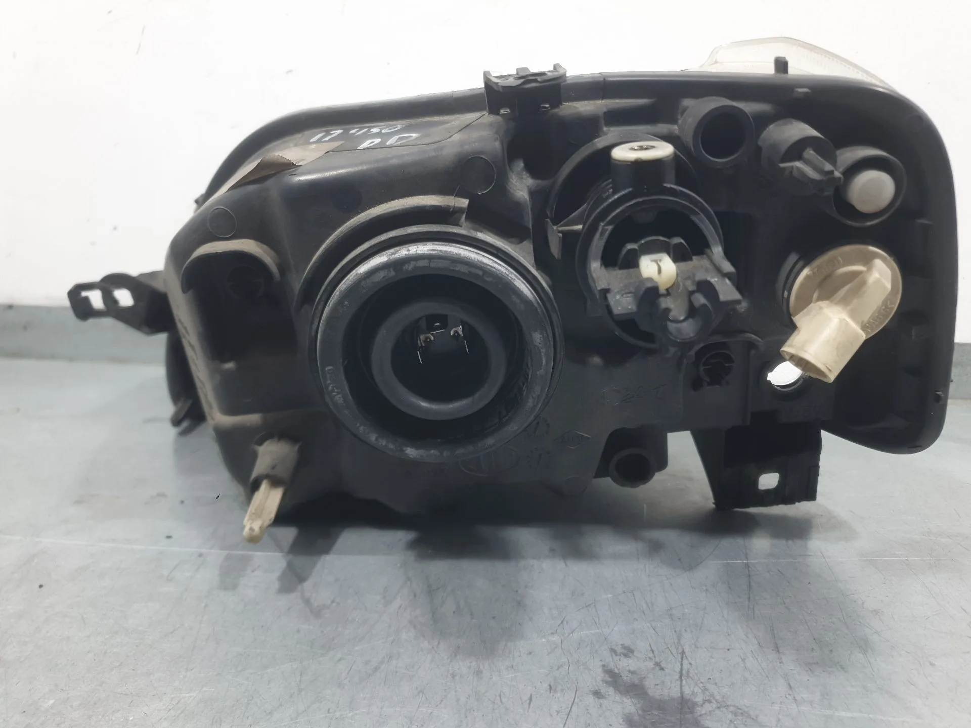 Faro Derecho para Dacia Logan (Ls_)