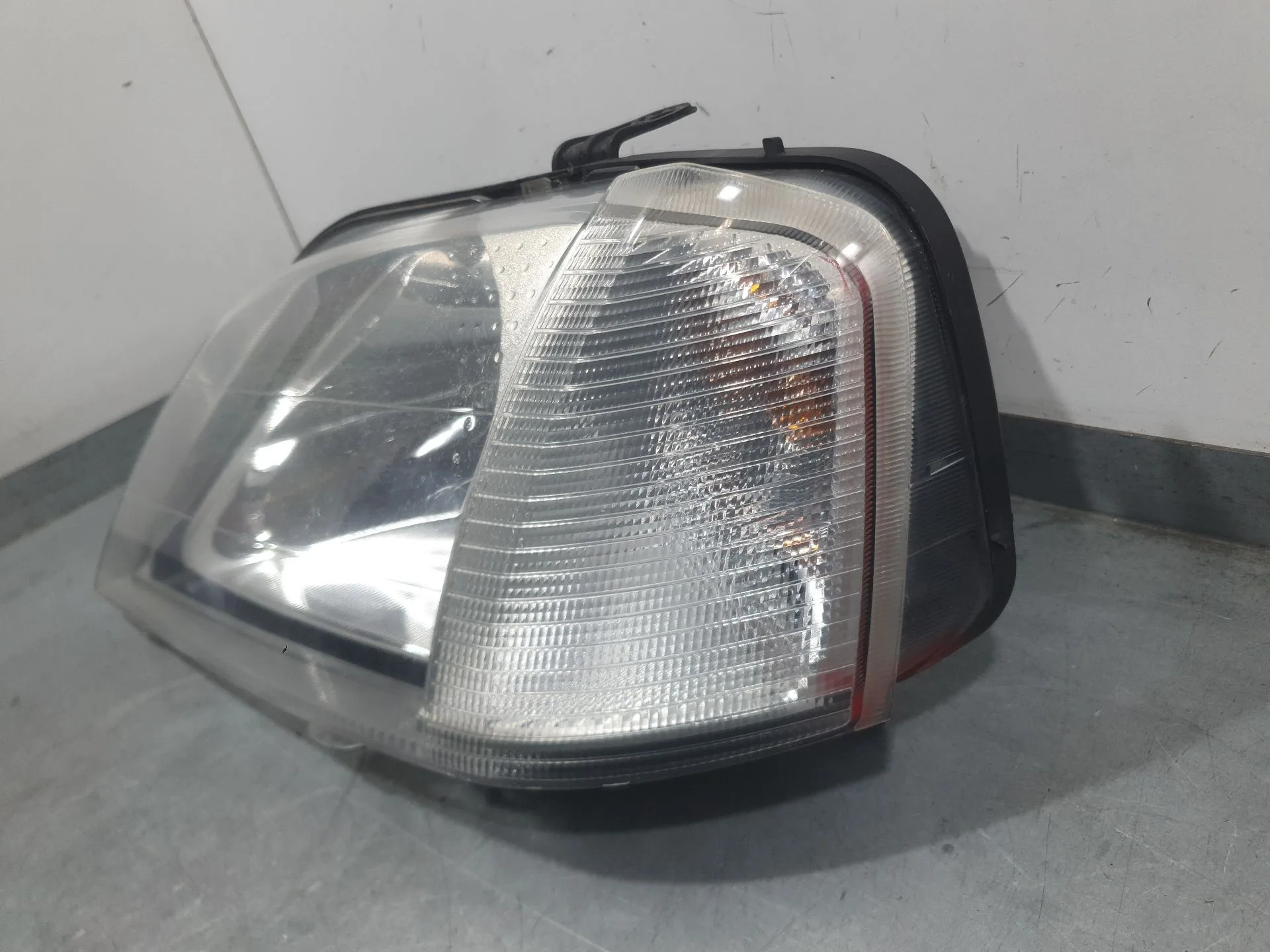 Faro Izquierdo para Dacia Logan (Ls_)
