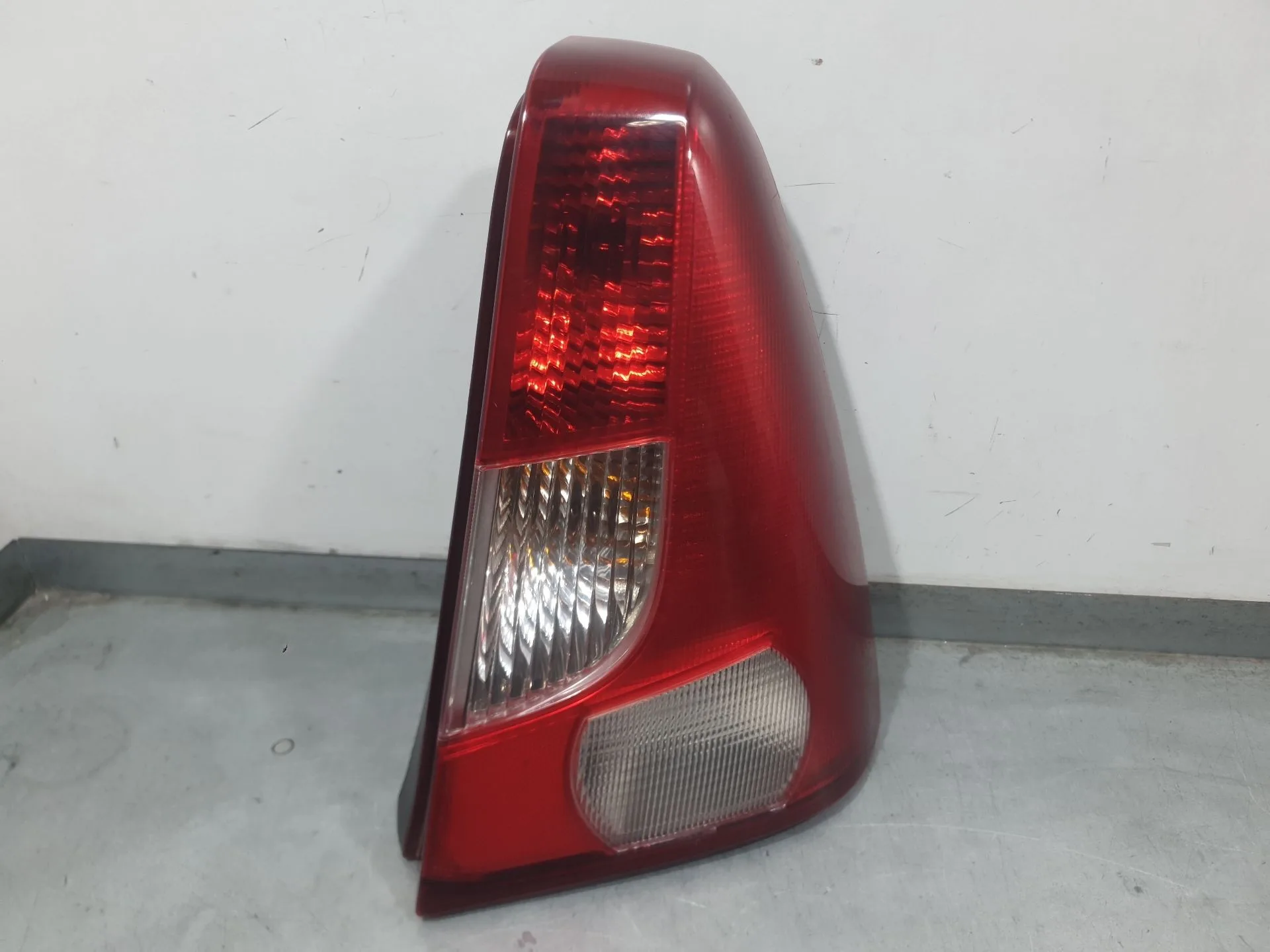 Piloto Trasero Derecho Exterior para Dacia Logan (Ls_)