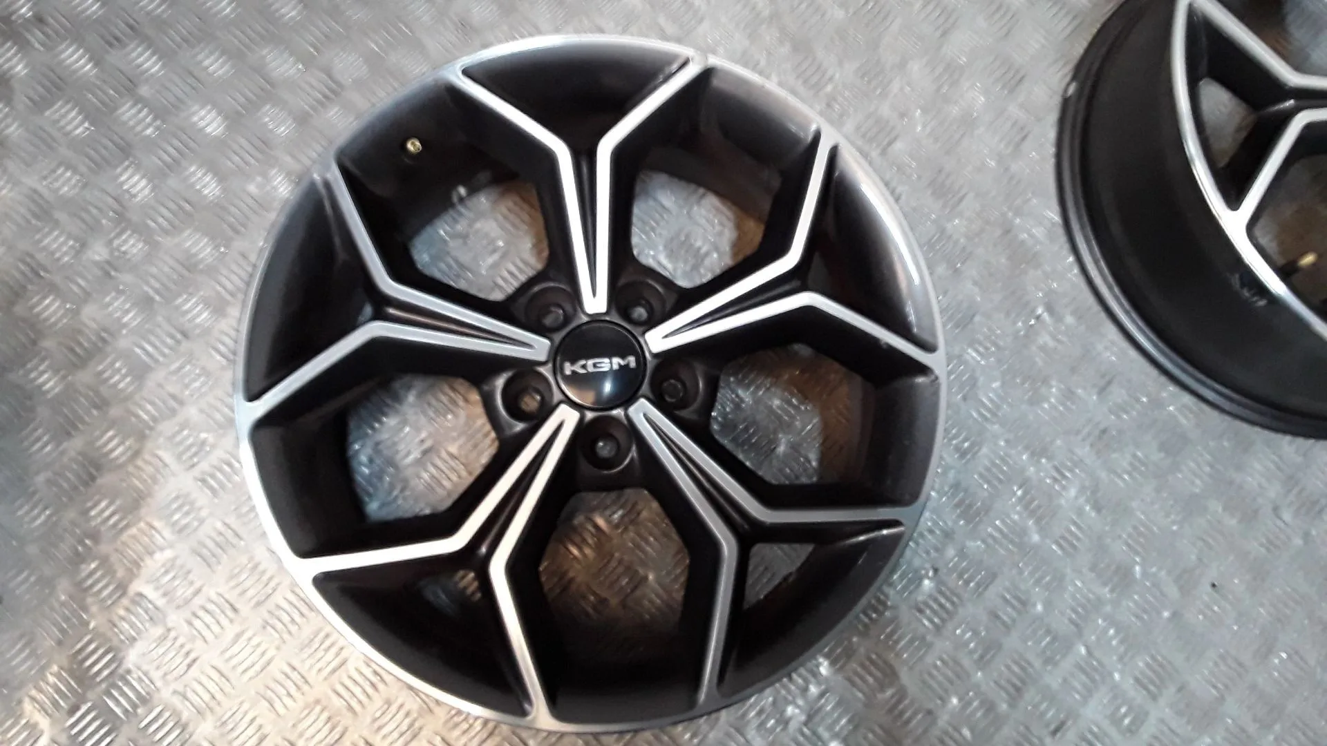 Juego Llantas Aluminio para Kg Mobility Korando (C300)