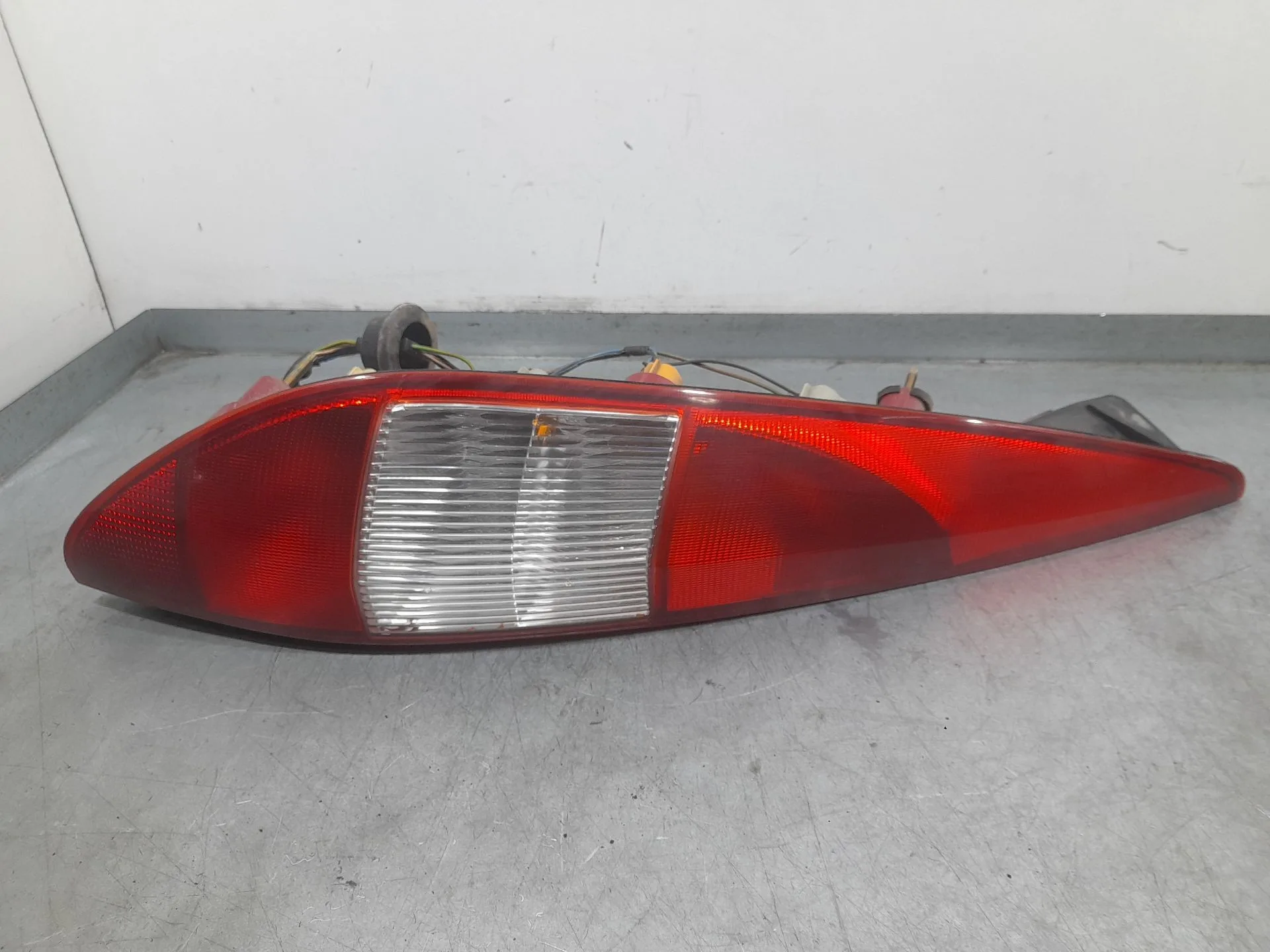 Piloto Trasero Izquierdo para Ford Mondeo Iii Turnier (Bwy)
