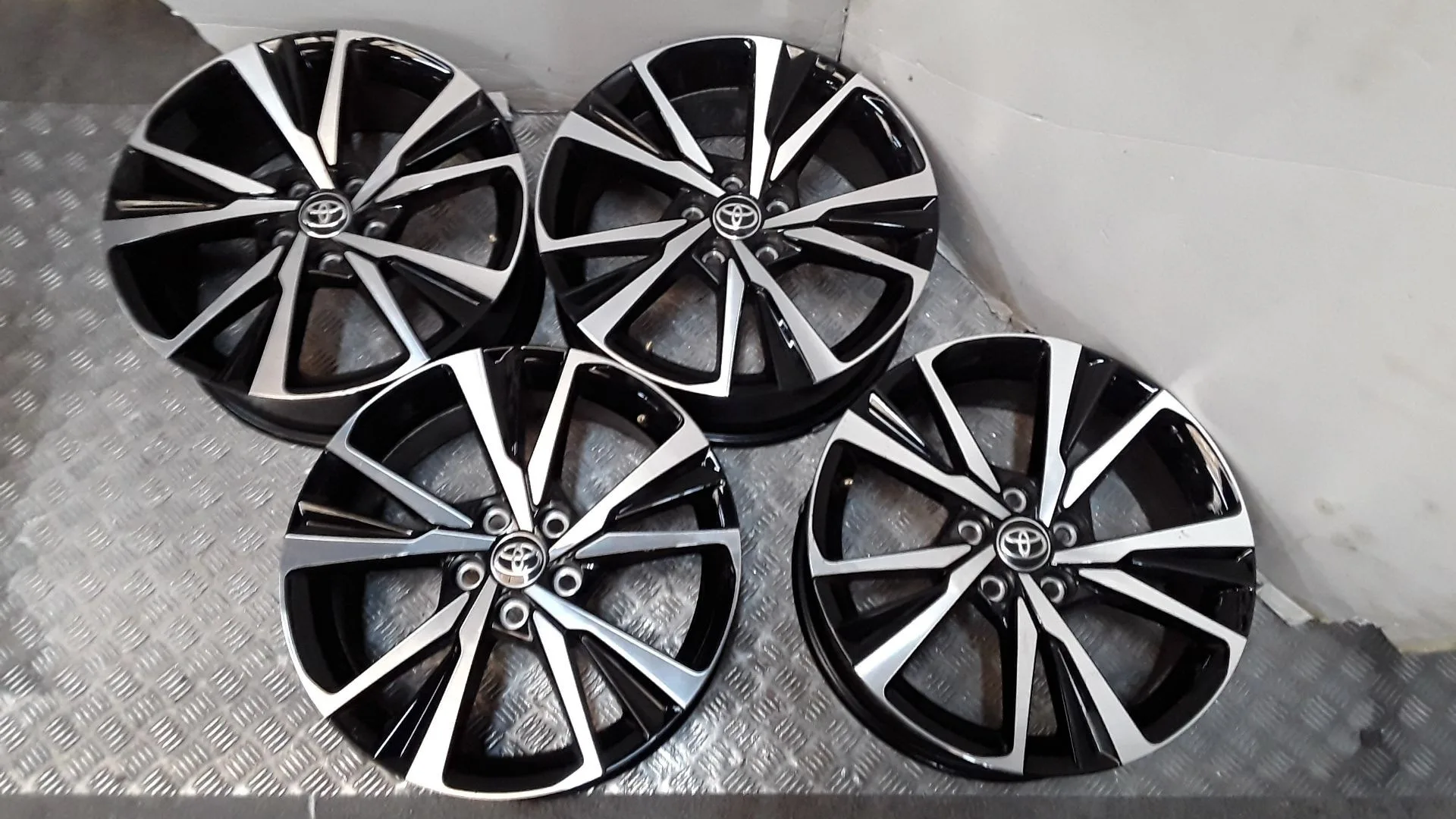 Juego Llantas Aluminio para Toyota C-Hr (_X1_)